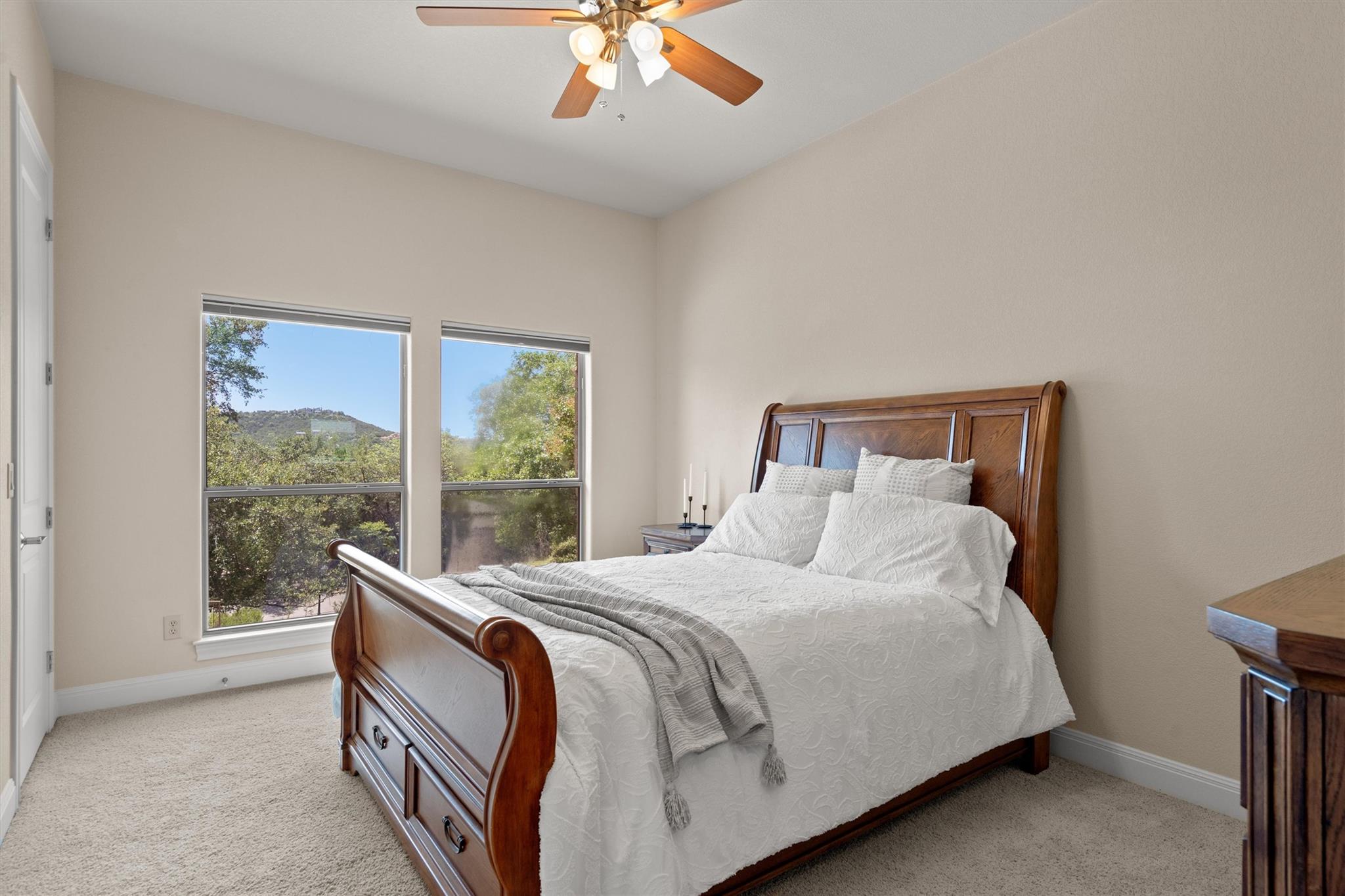 17109 Northlake Hills Dr, Jonestown, TX 78645