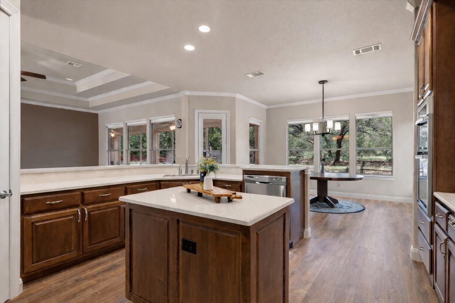 17109 Northlake Hills Dr, Jonestown, TX 78645