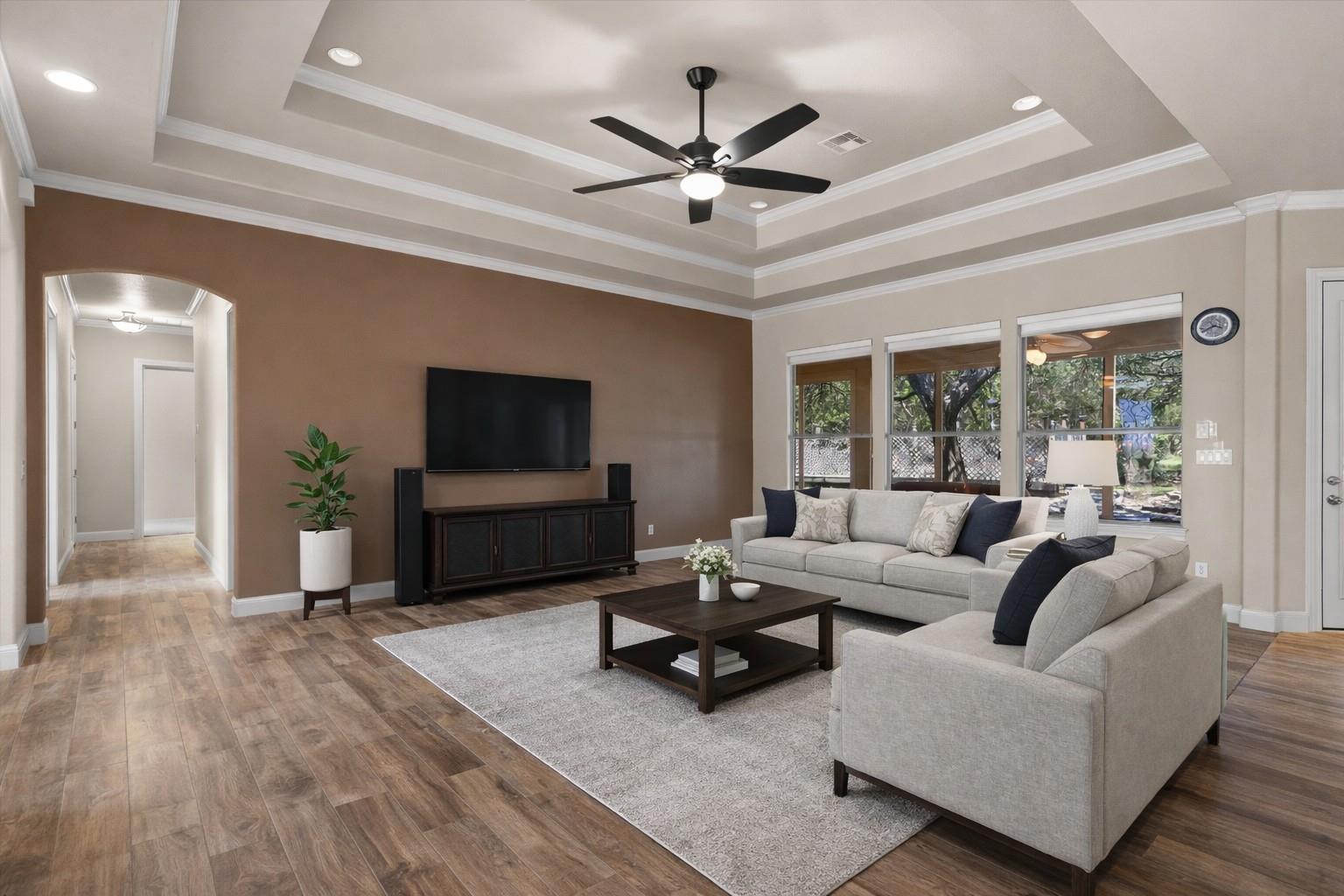 17109 Northlake Hills Dr, Jonestown, TX 78645