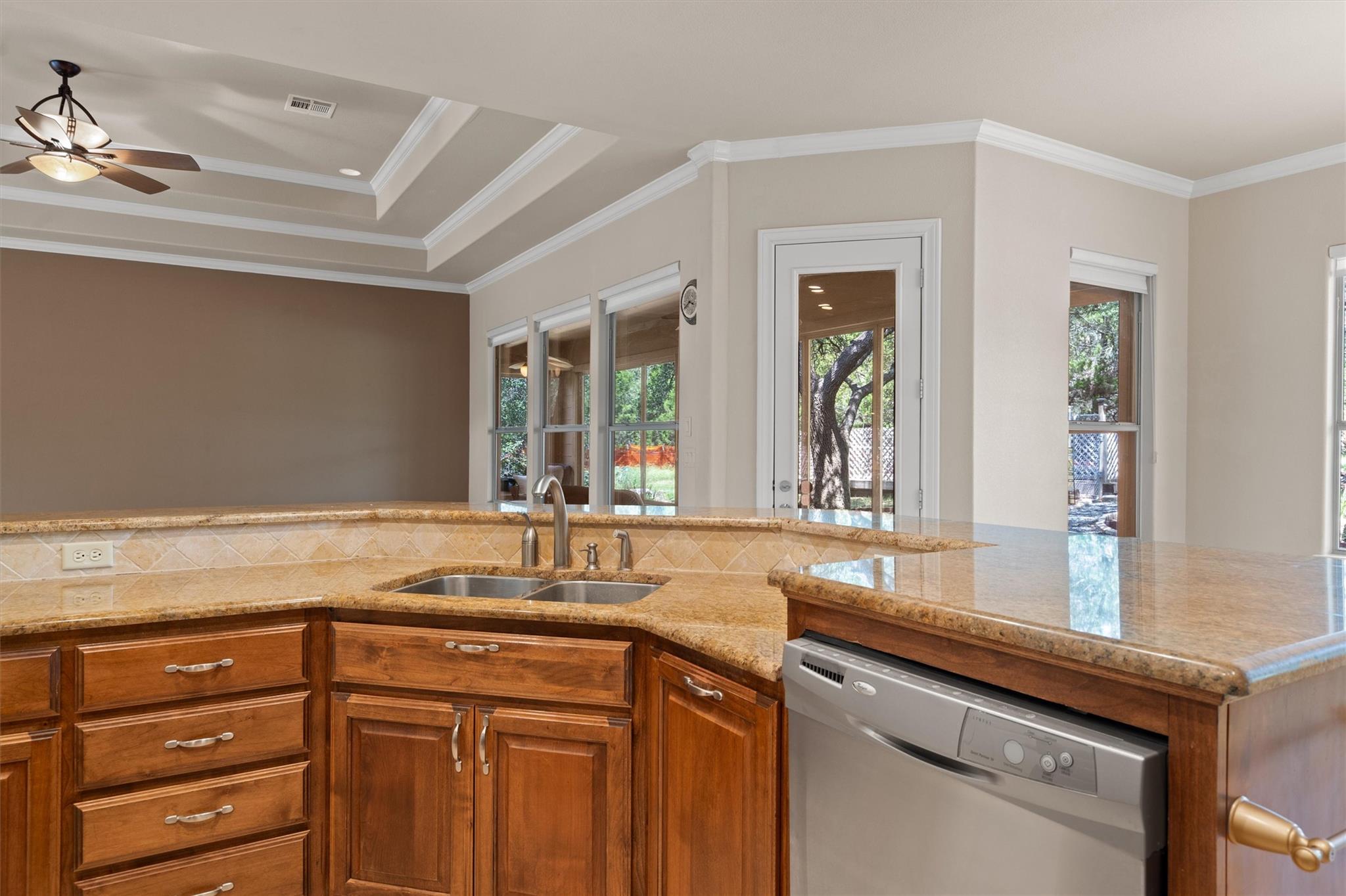 17109 Northlake Hills Dr, Jonestown, TX 78645