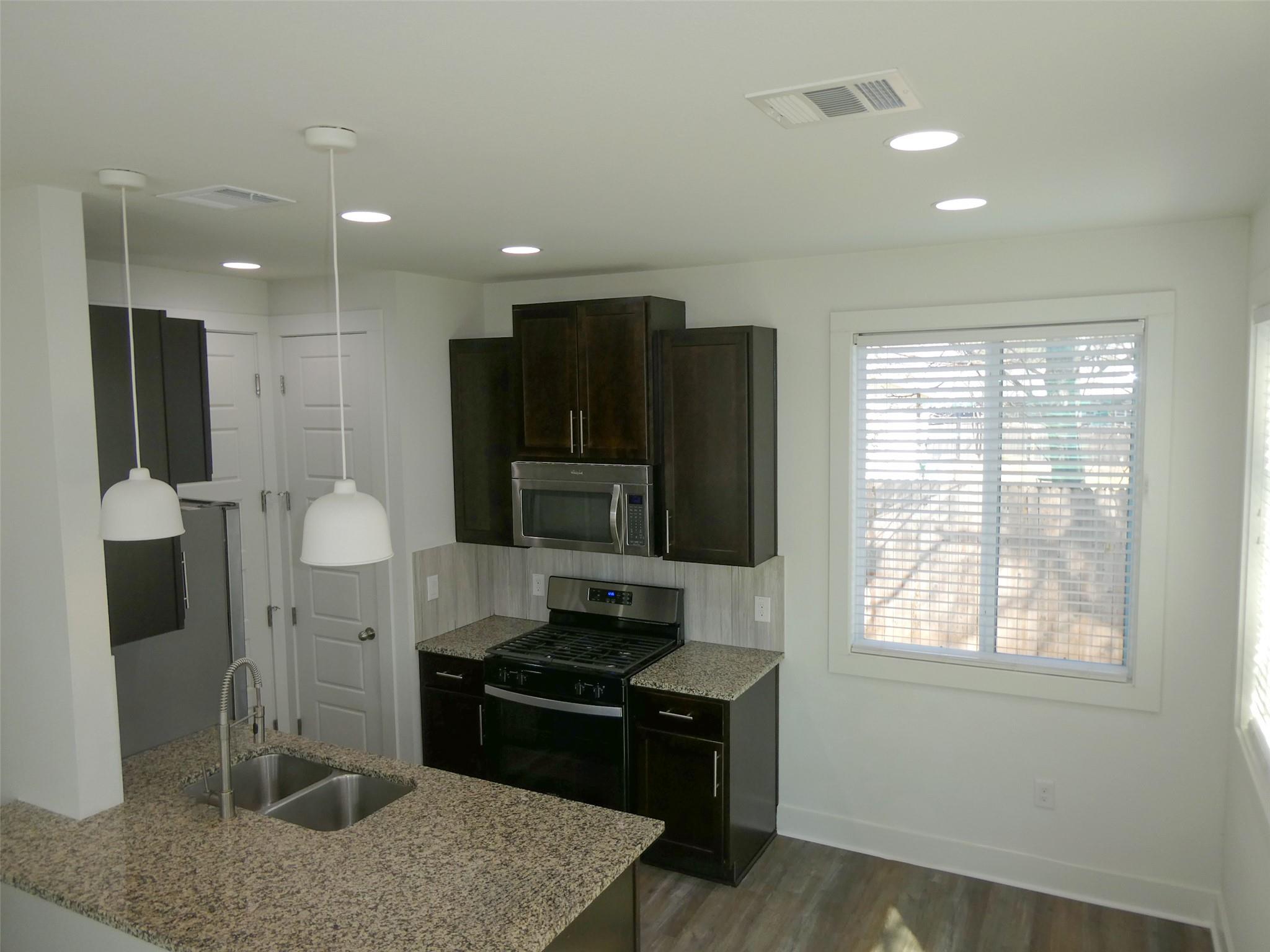 2512 WHELESS Ln # 5, Austin, TX 78723