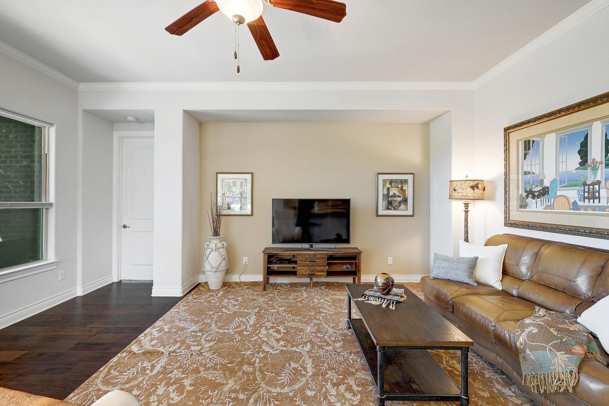 960 Blue Ridge Dr, Dripping Springs, TX 78620