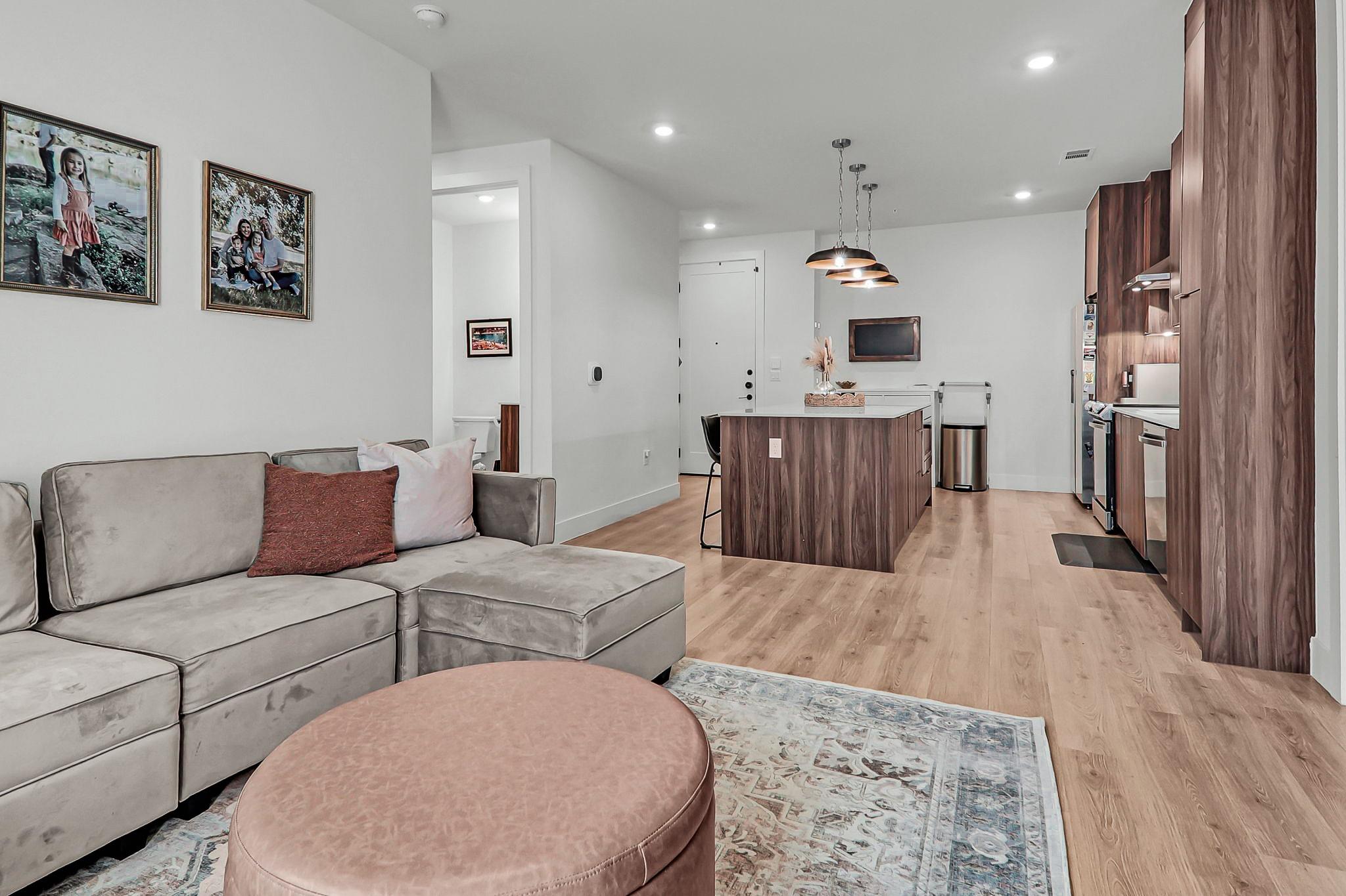 1701 Simond Ave # 304, Austin, TX 78723