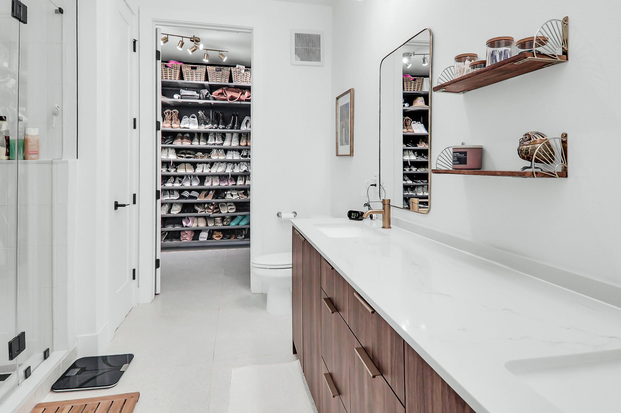 1701 Simond Ave # 304, Austin, TX 78723