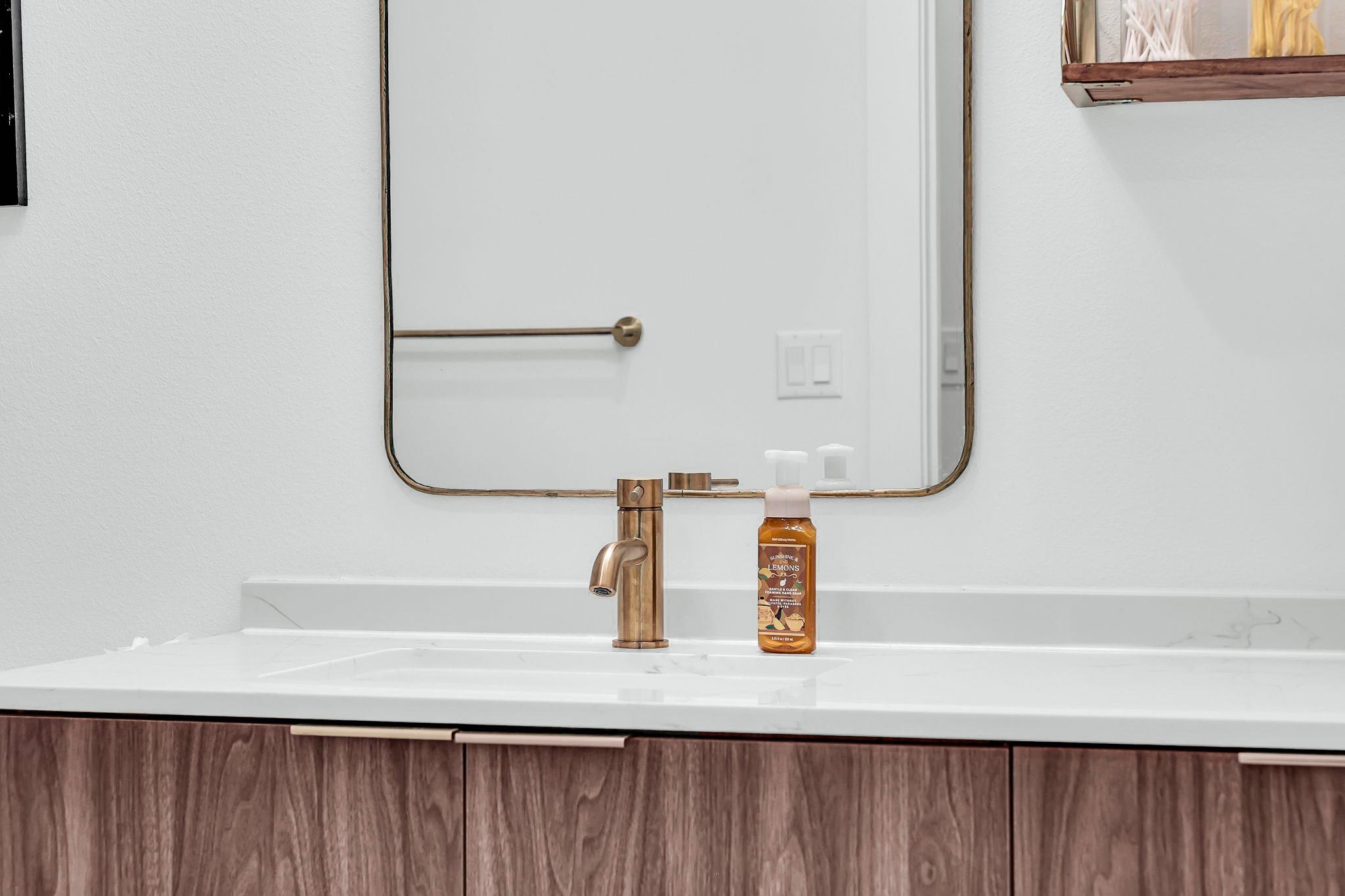 1701 Simond Ave # 304, Austin, TX 78723