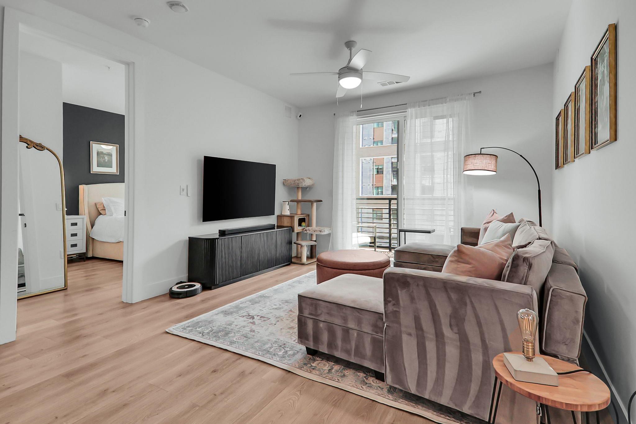 1701 Simond Ave # 304, Austin, TX 78723