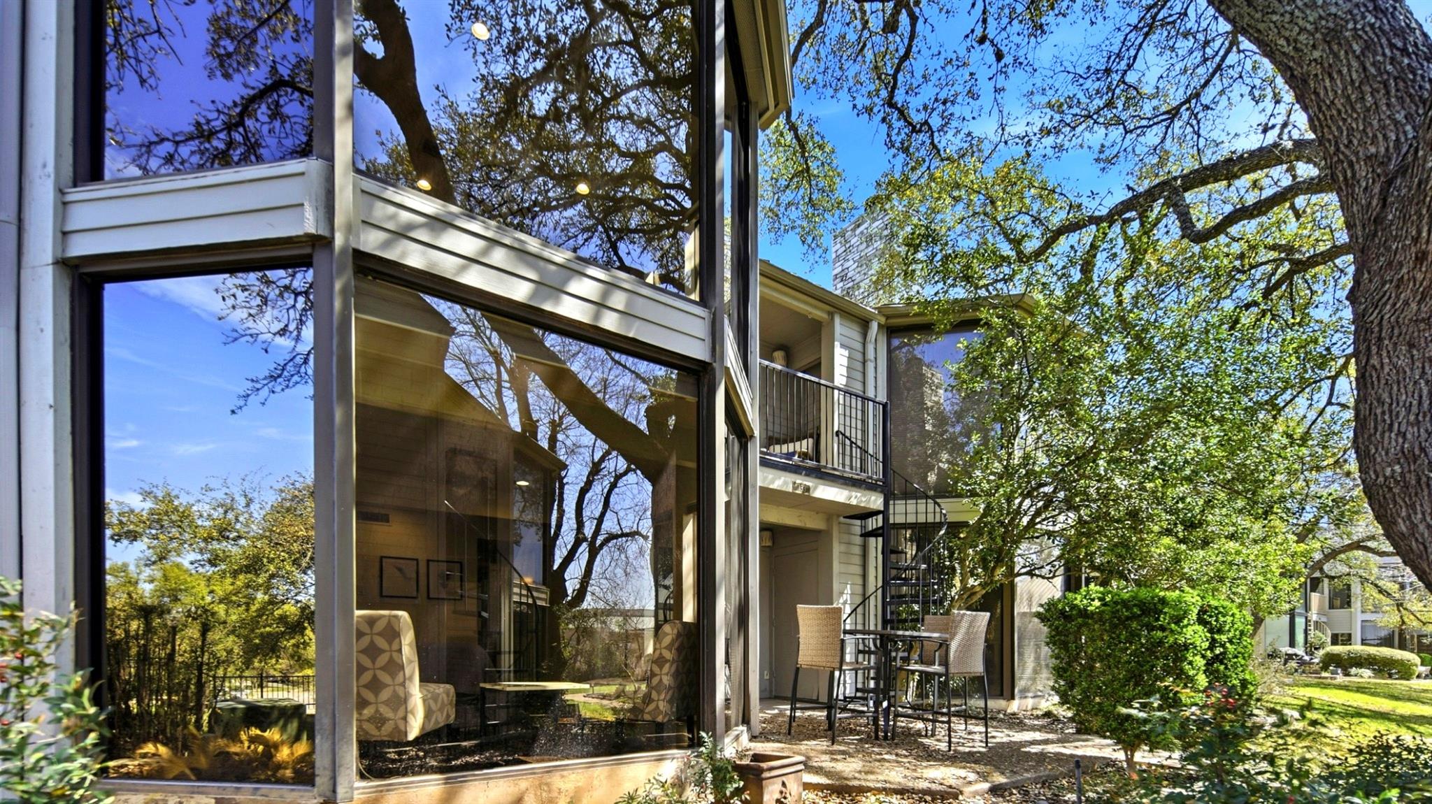 133 World Of Tennis Sq, Lakeway, TX 78738