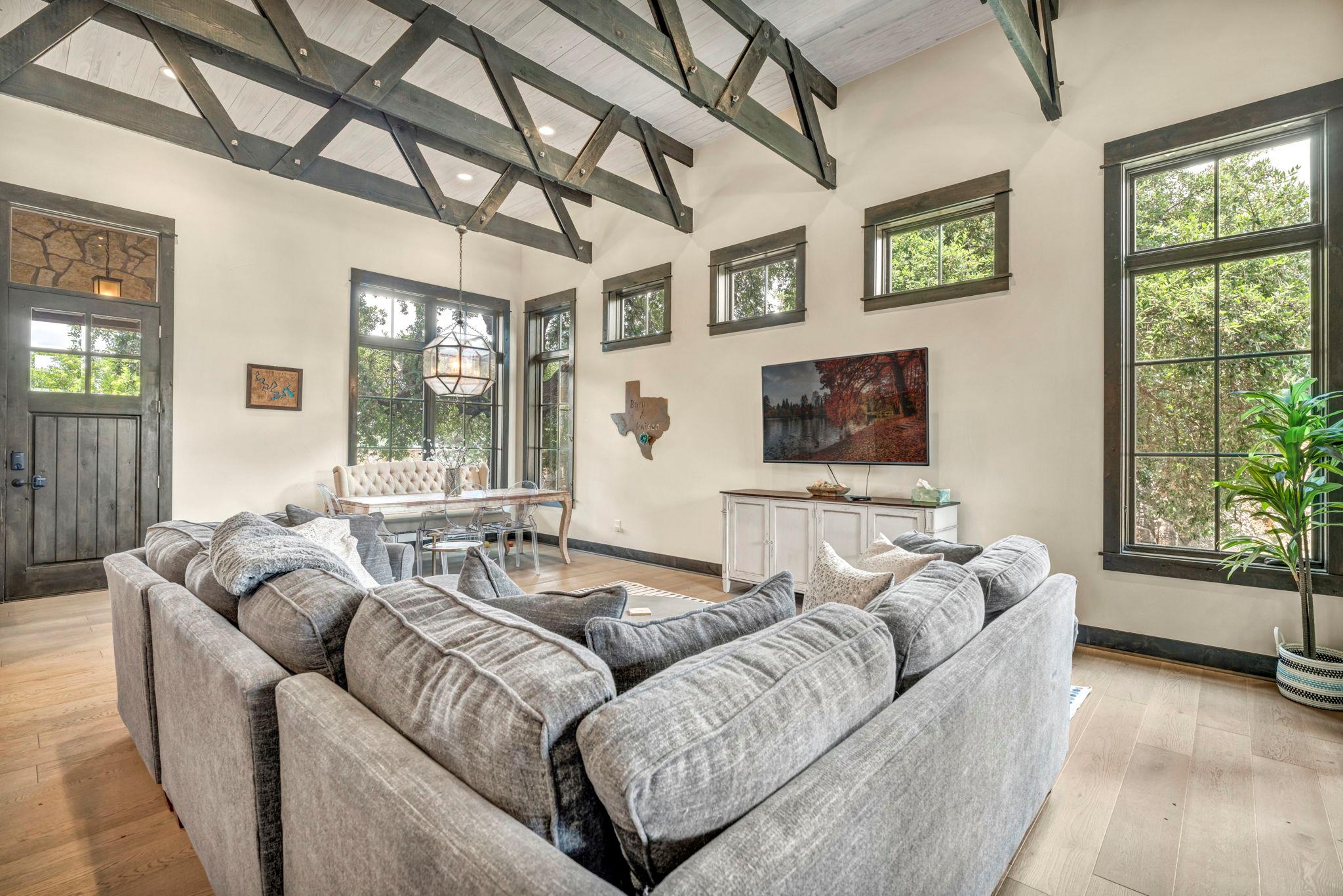 19404 Bold Venture Dr # 17, Spicewood, TX 78669