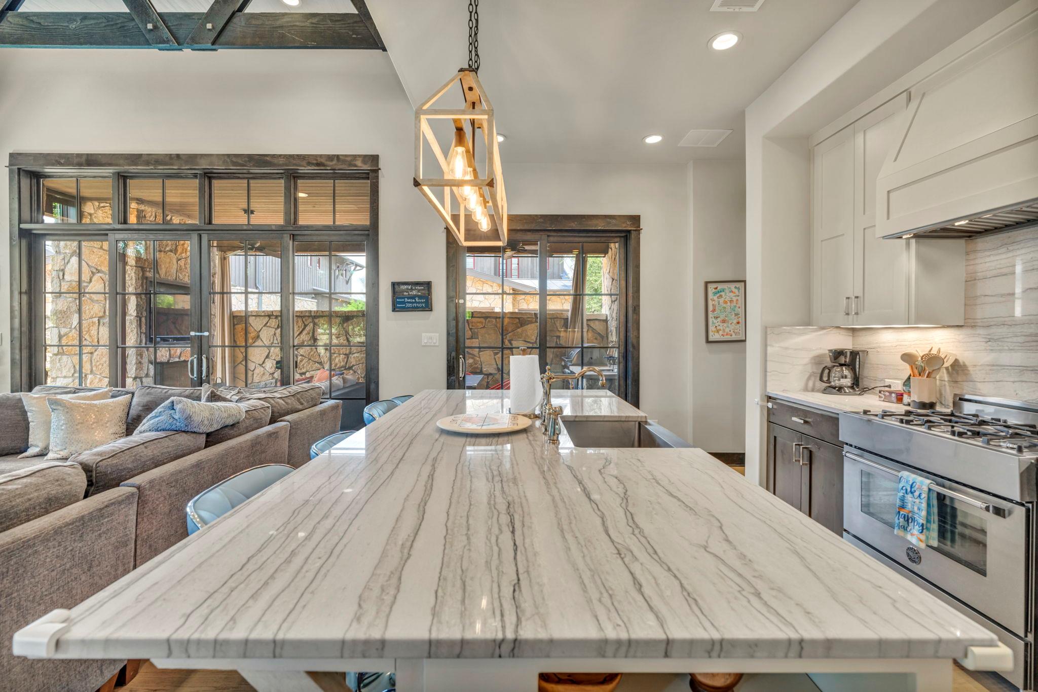 19404 Bold Venture Dr # 17, Spicewood, TX 78669