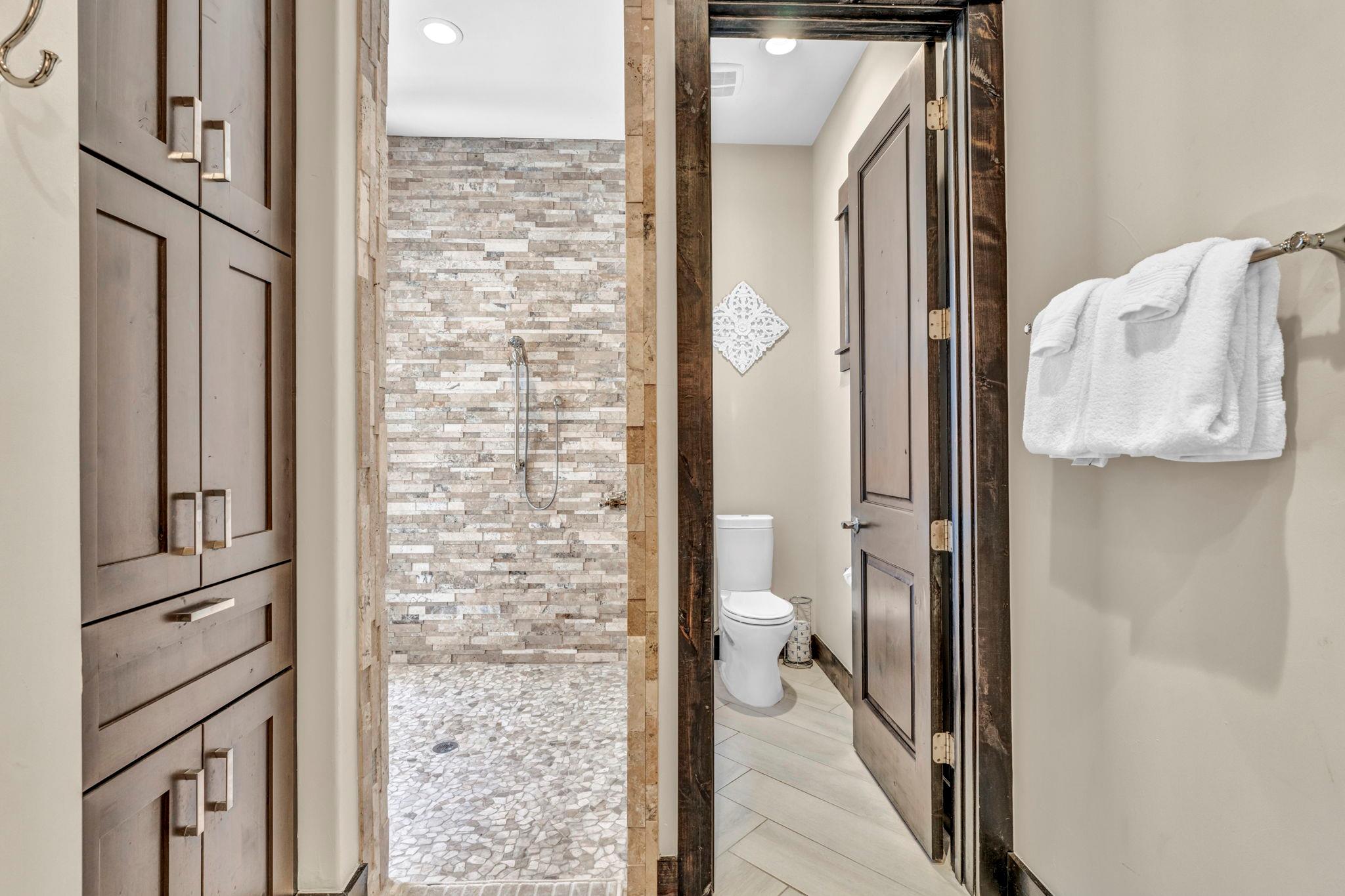 19404 Bold Venture Dr # 17, Spicewood, TX 78669