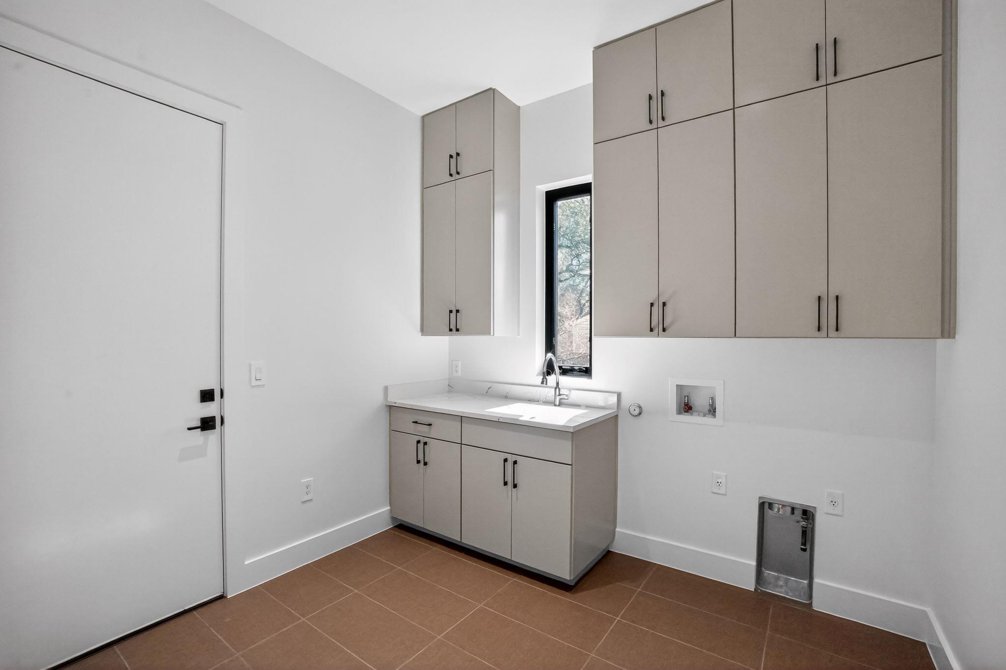 434 Brady Ln, West Lake Hills, TX 78746