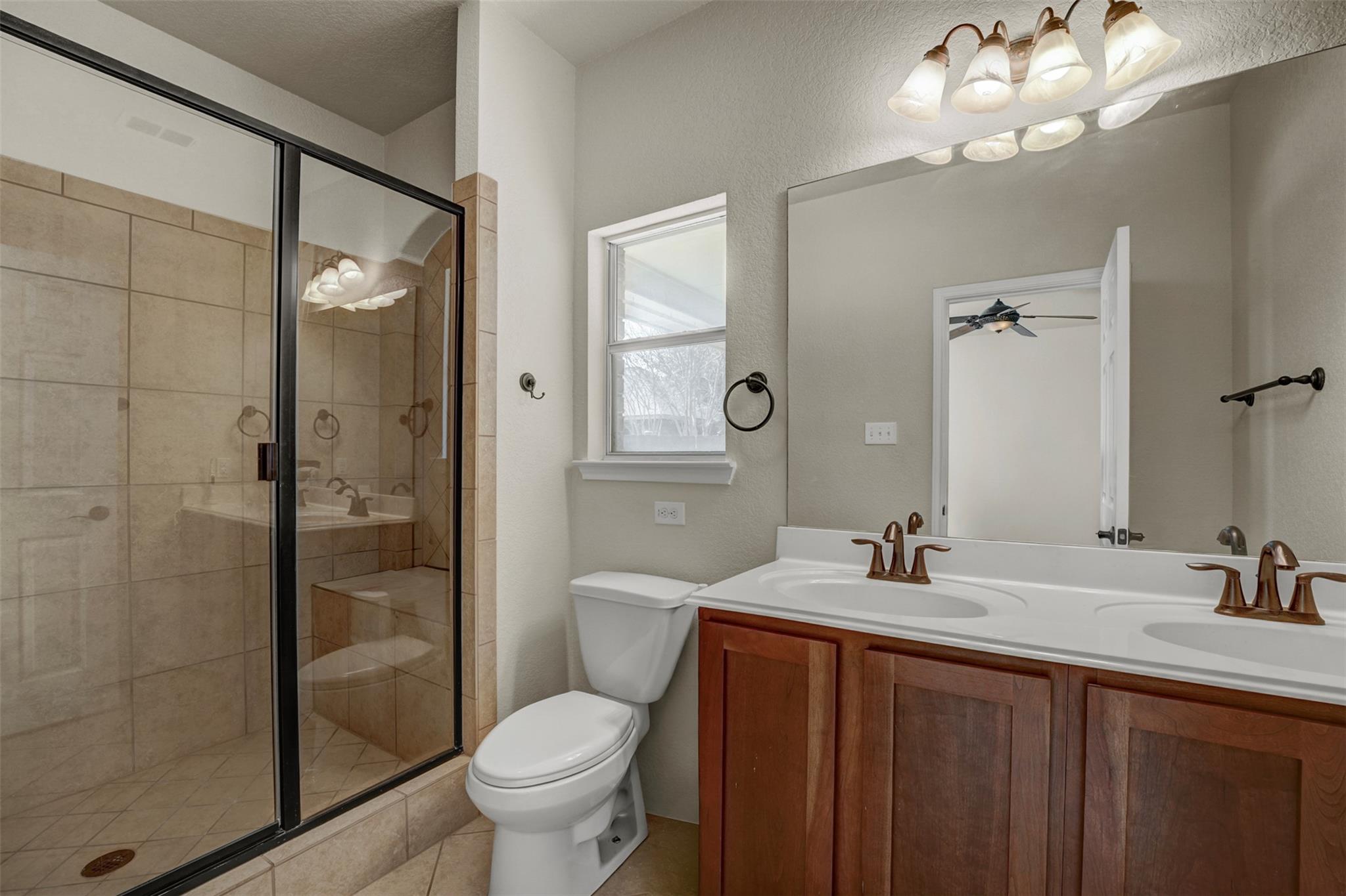 10506 Corvey Ln, Helotes, TX 78023