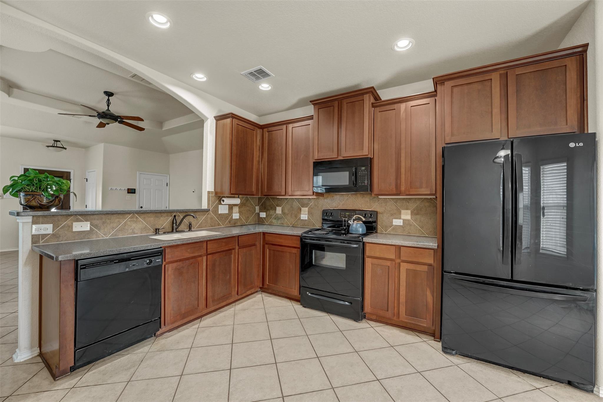 10506 Corvey Ln, Helotes, TX 78023