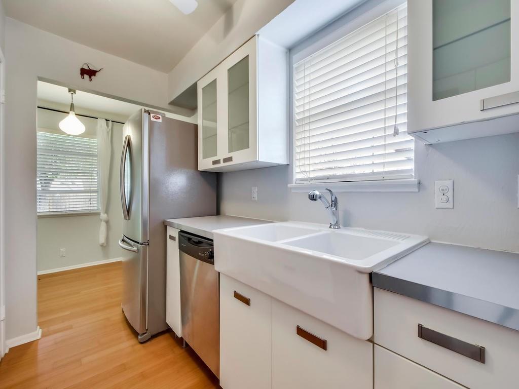 8208 Stillwood Ln, Austin, TX 78757