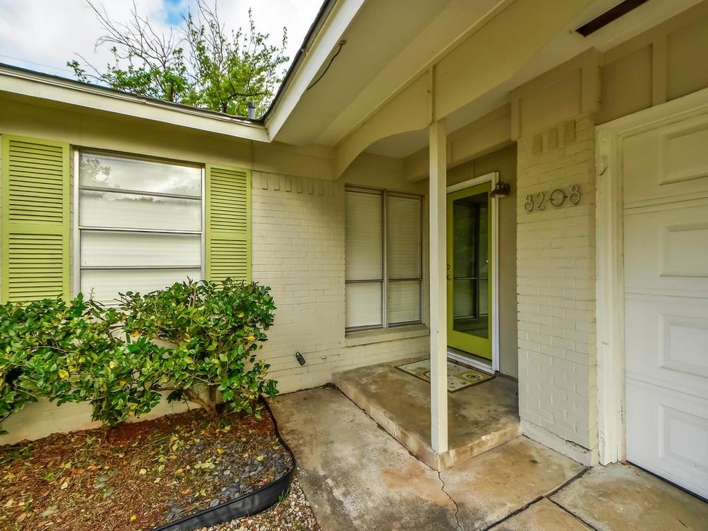 8208 Stillwood Ln, Austin, TX 78757