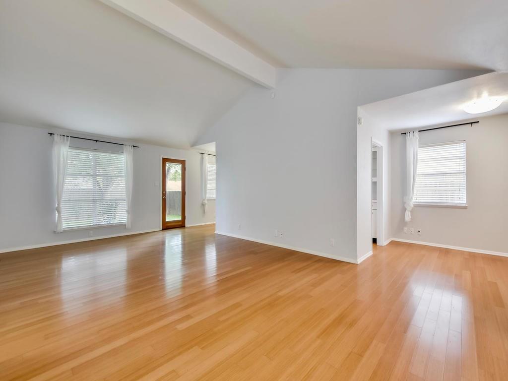 8208 Stillwood Ln, Austin, TX 78757