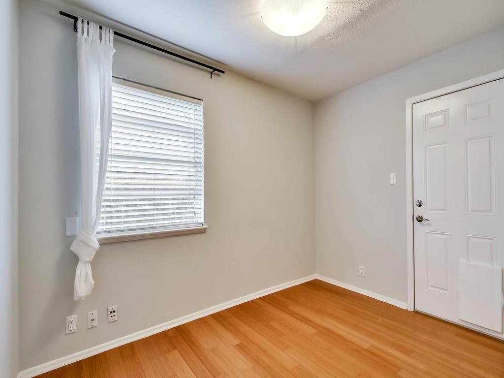 8208 Stillwood Ln, Austin, TX 78757