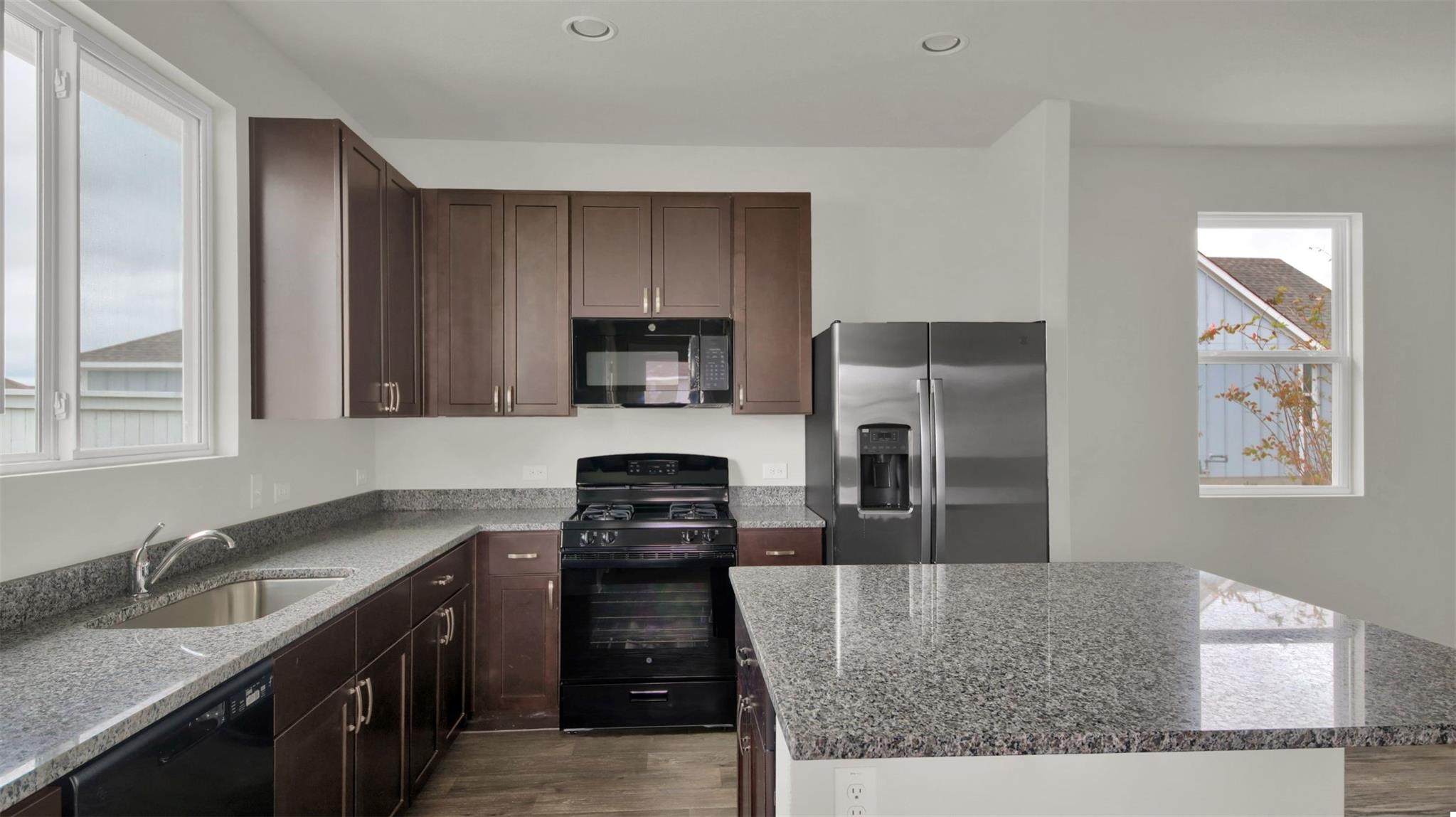 126 Huckleberry Ln, Elgin, TX 78621