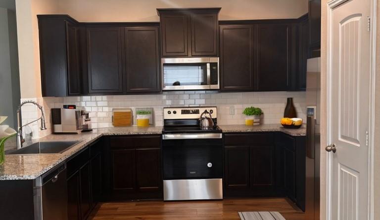 172 Onna St, Taylor, TX 76574