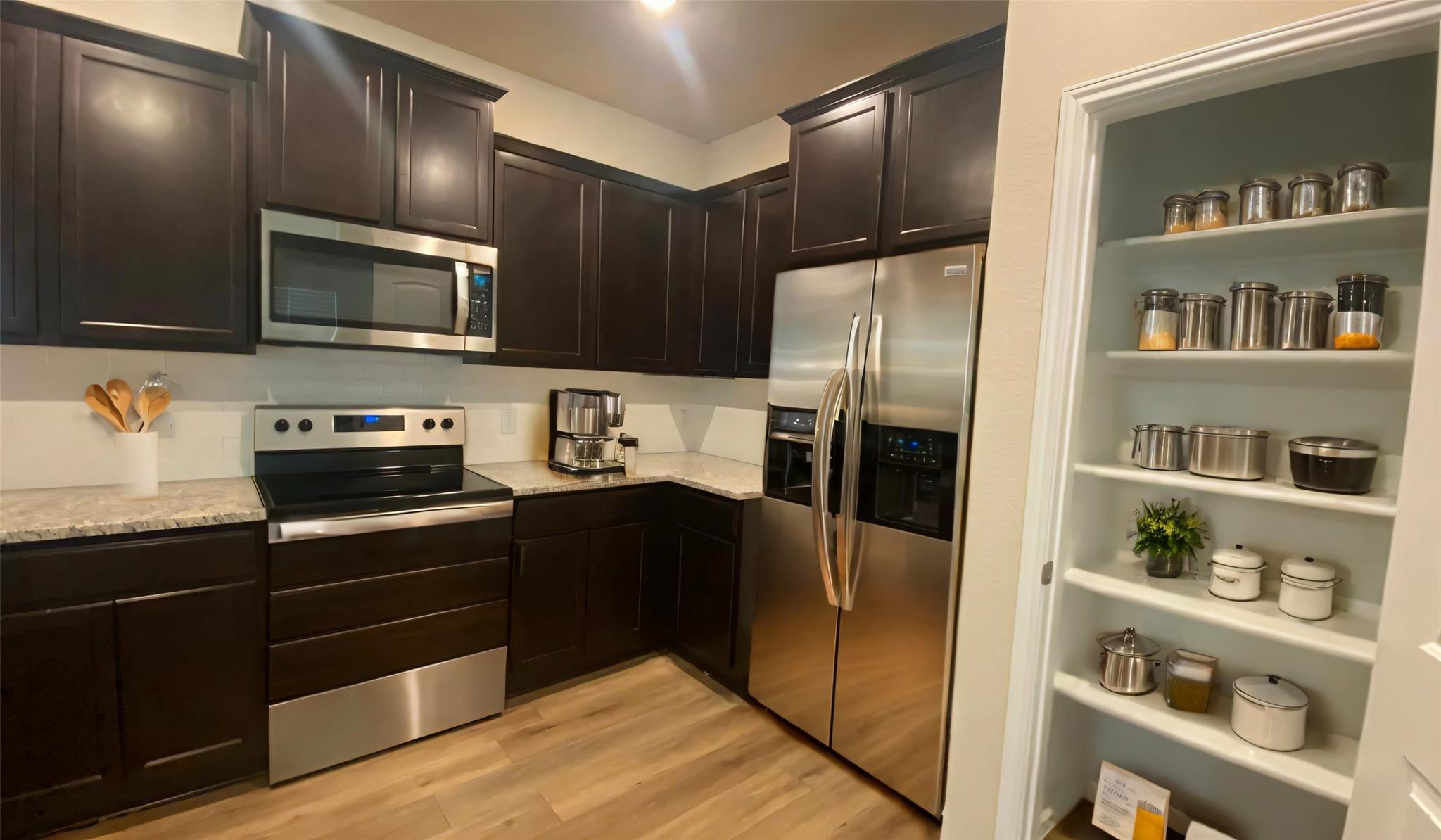 172 Onna St, Taylor, TX 76574