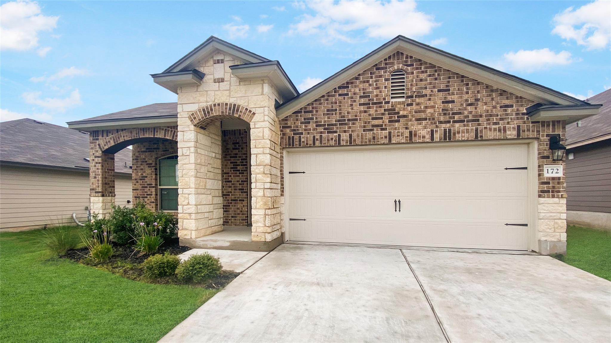 172 Onna St, Taylor, TX 76574