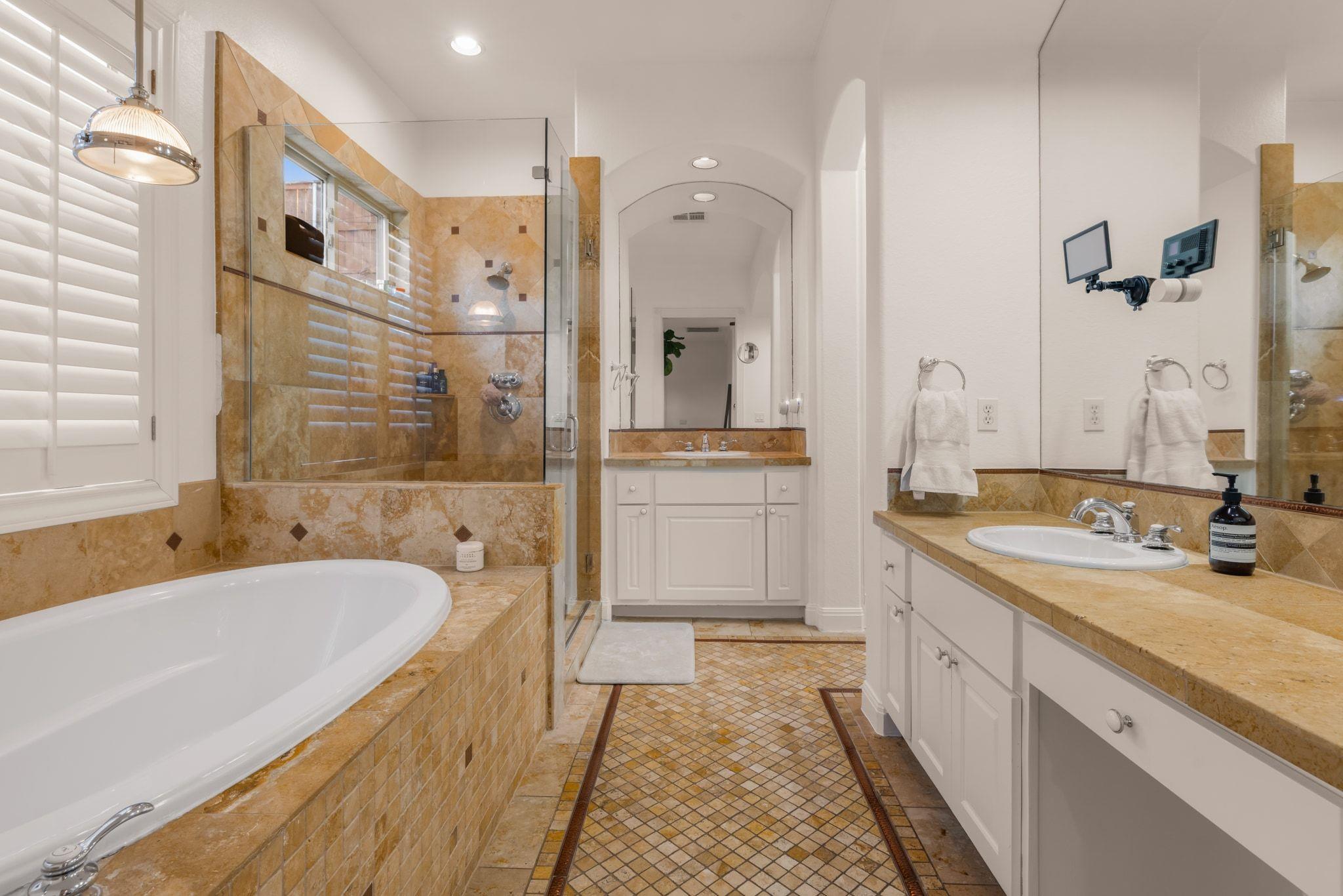 2703 McCullough St, Austin, TX 78703