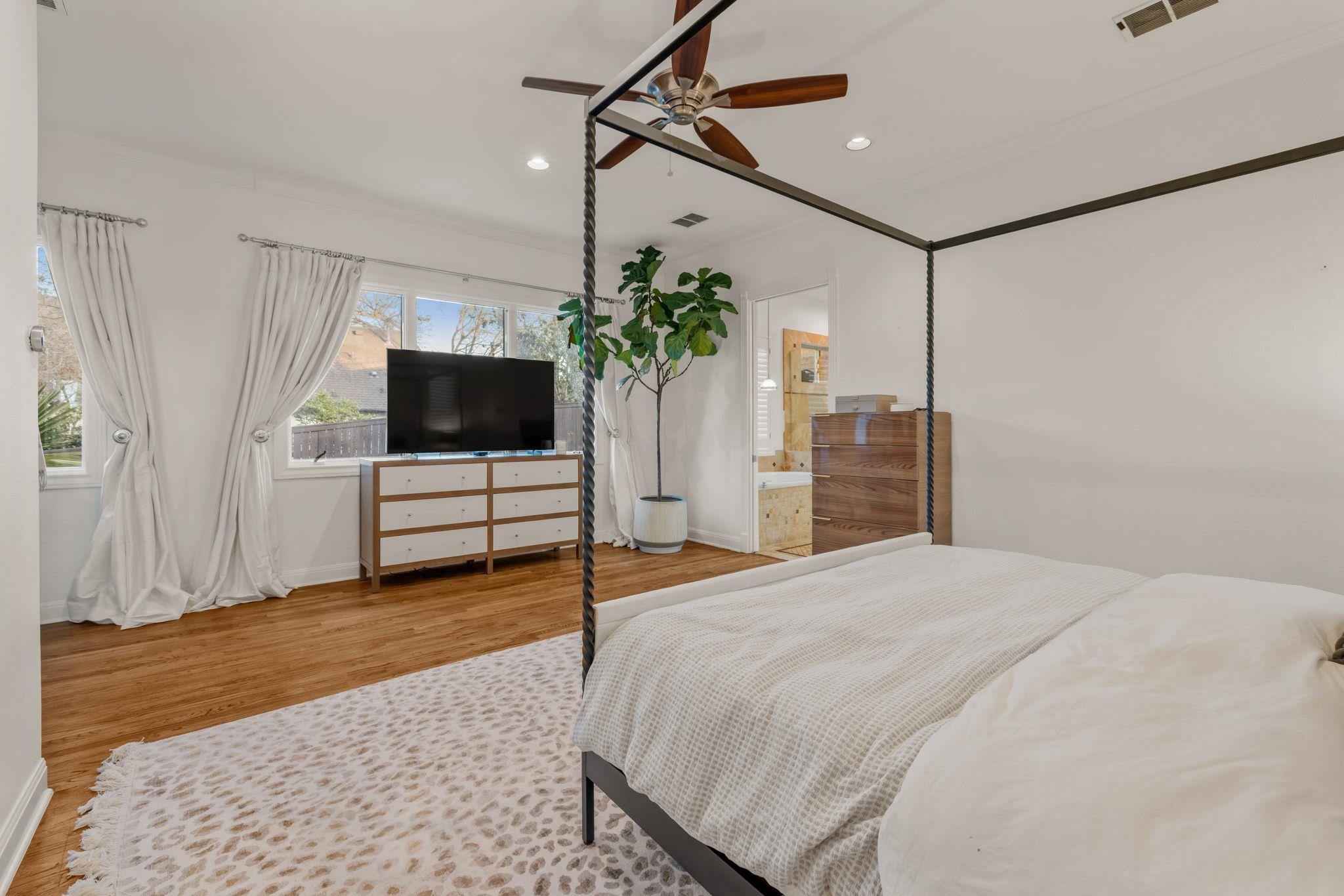 2703 McCullough St, Austin, TX 78703