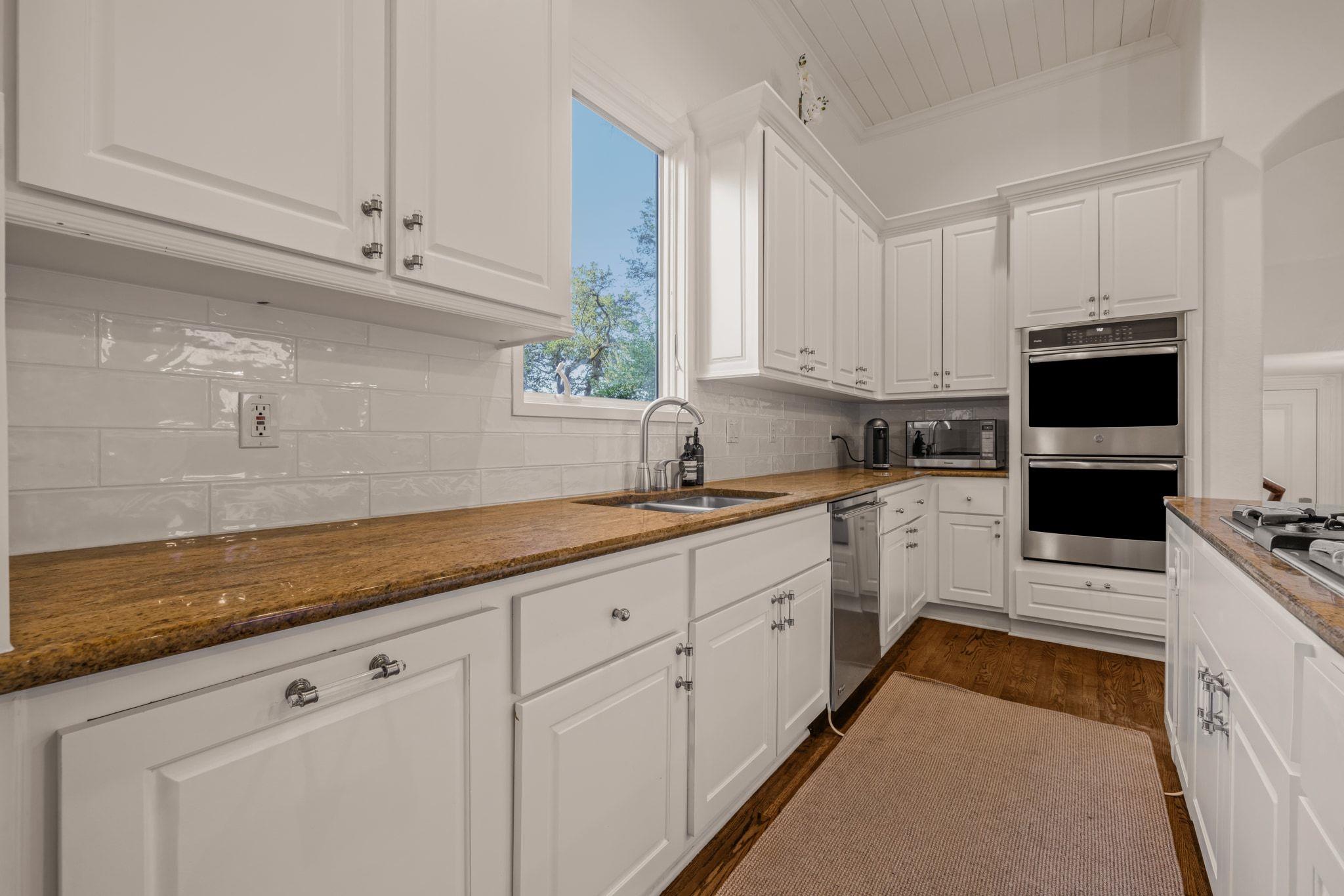 2703 McCullough St, Austin, TX 78703