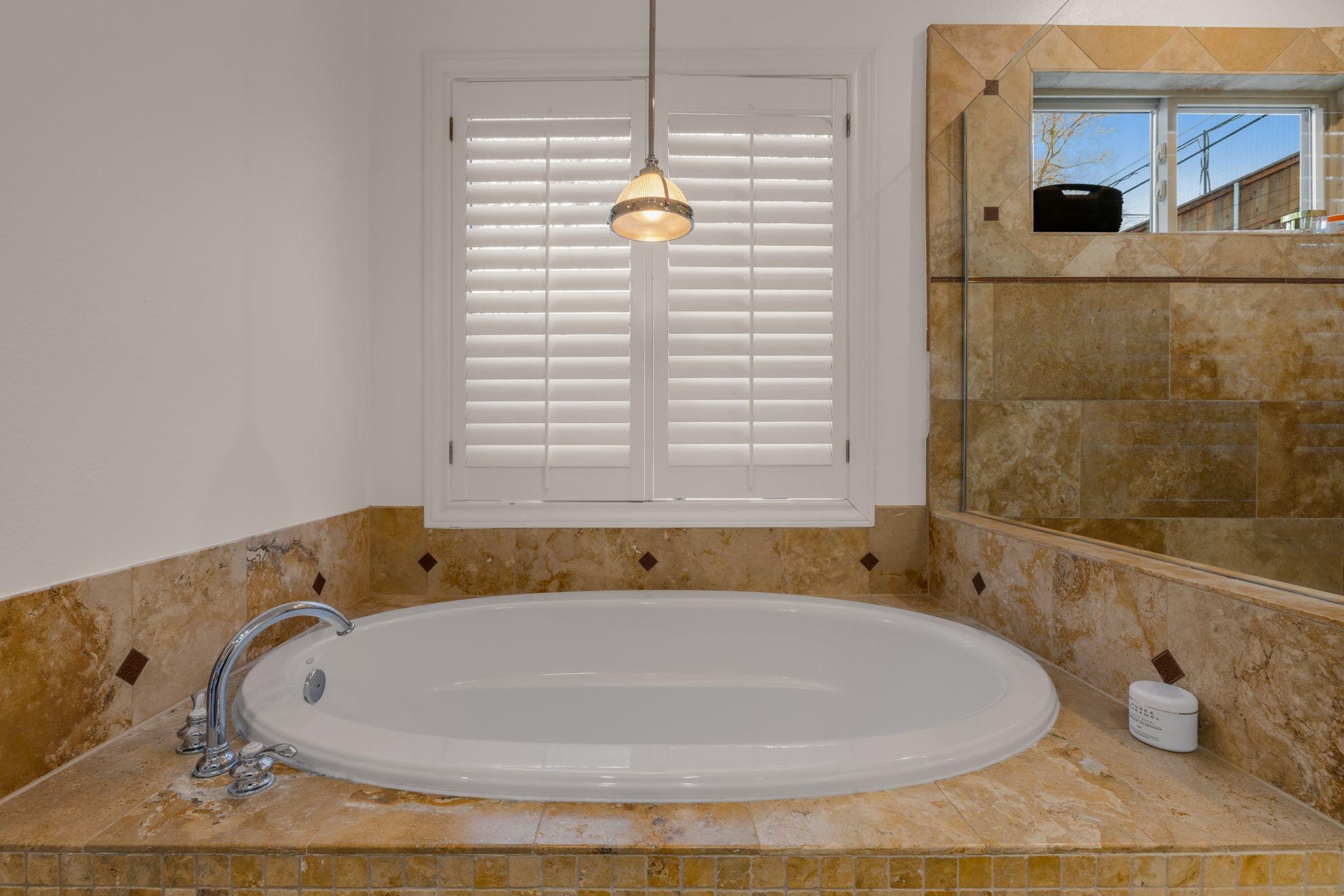 2703 McCullough St, Austin, TX 78703