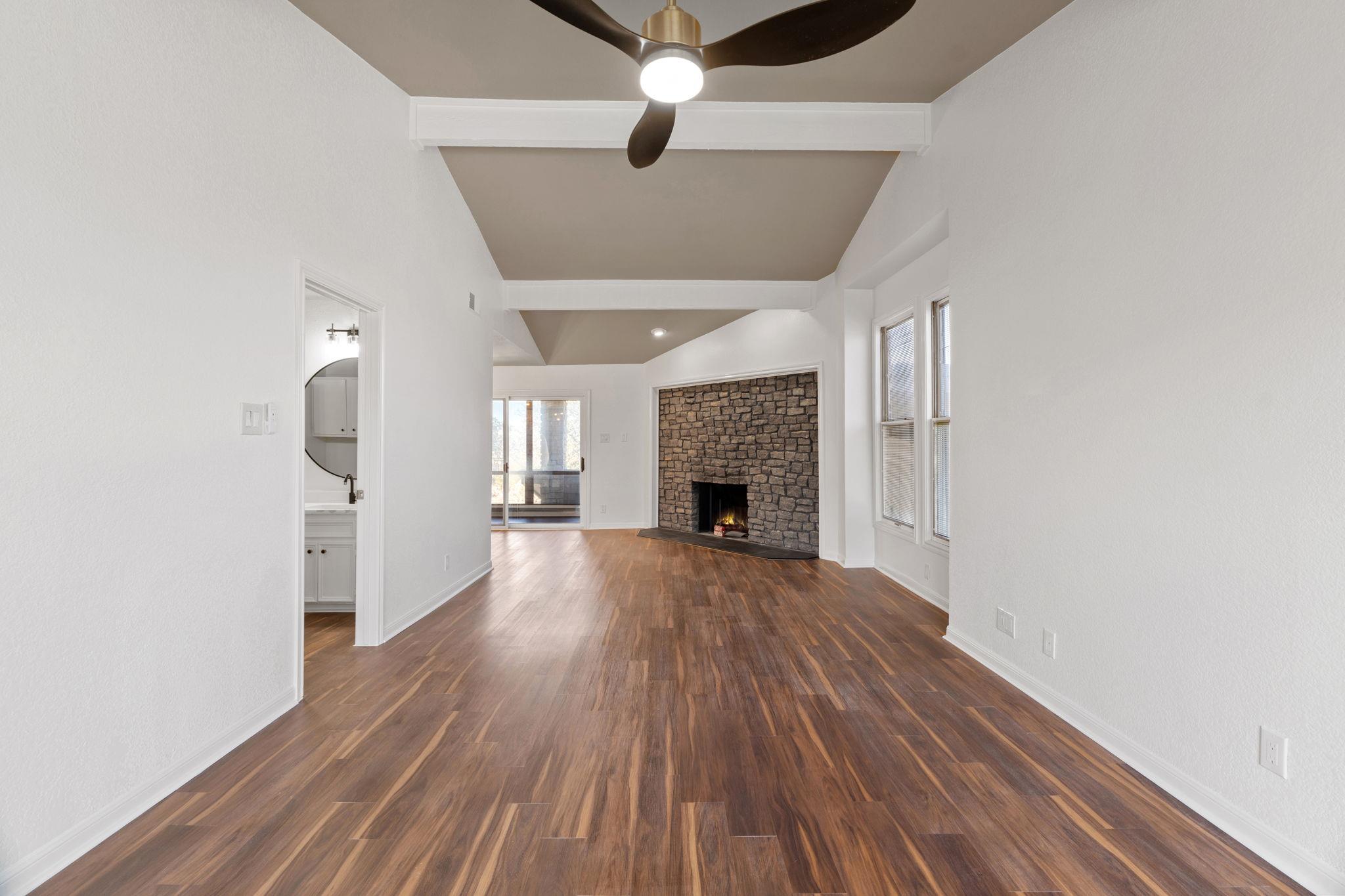 207 Free Rein # 1, Horseshoe Bay, TX 78657