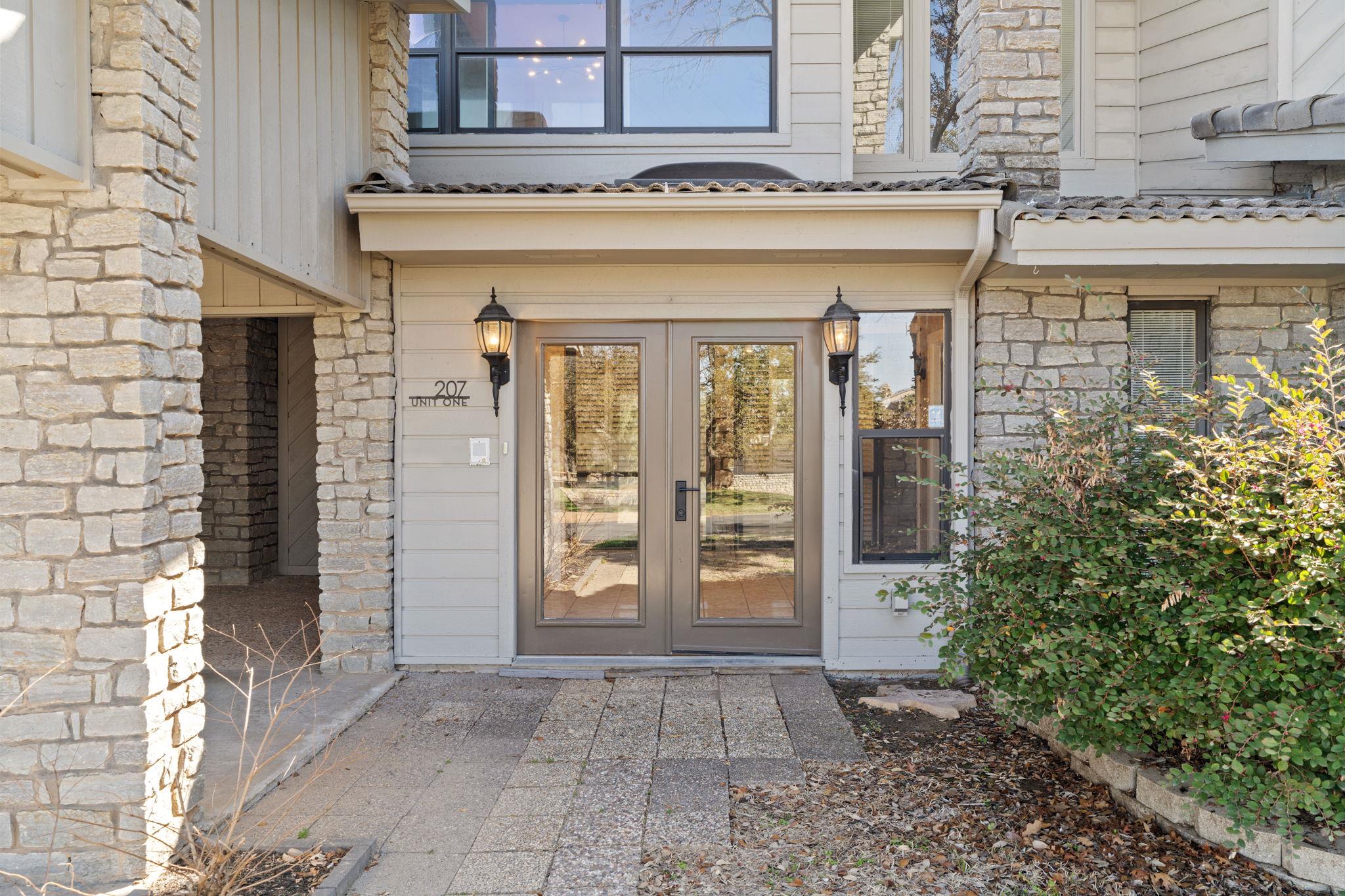 207 Free Rein # 1, Horseshoe Bay, TX 78657