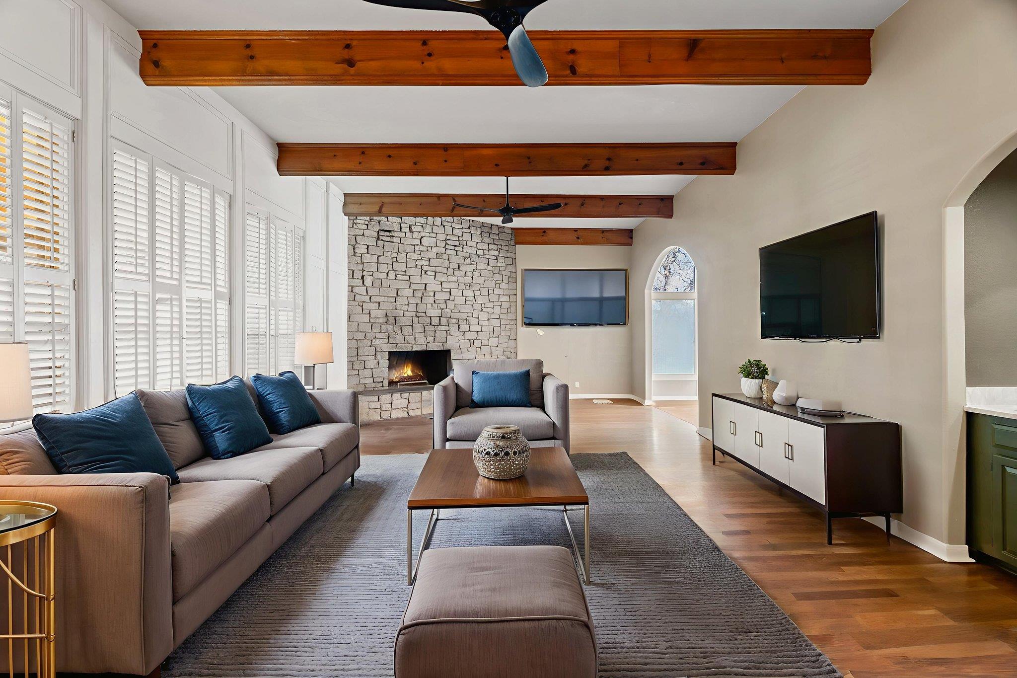 207 Free Rein # 1, Horseshoe Bay, TX 78657