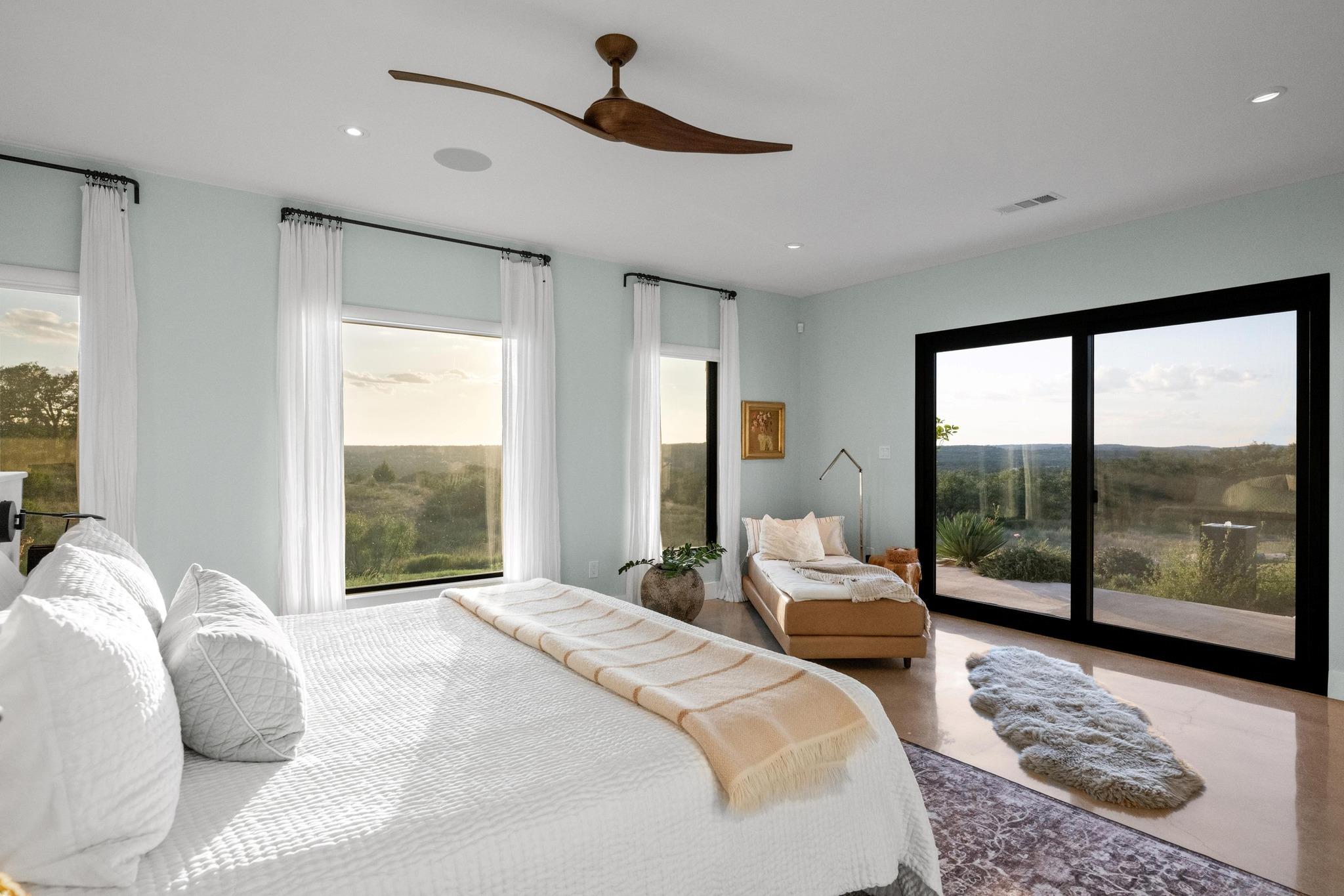 23924 MILESTONE Rd, Spicewood, TX 78669