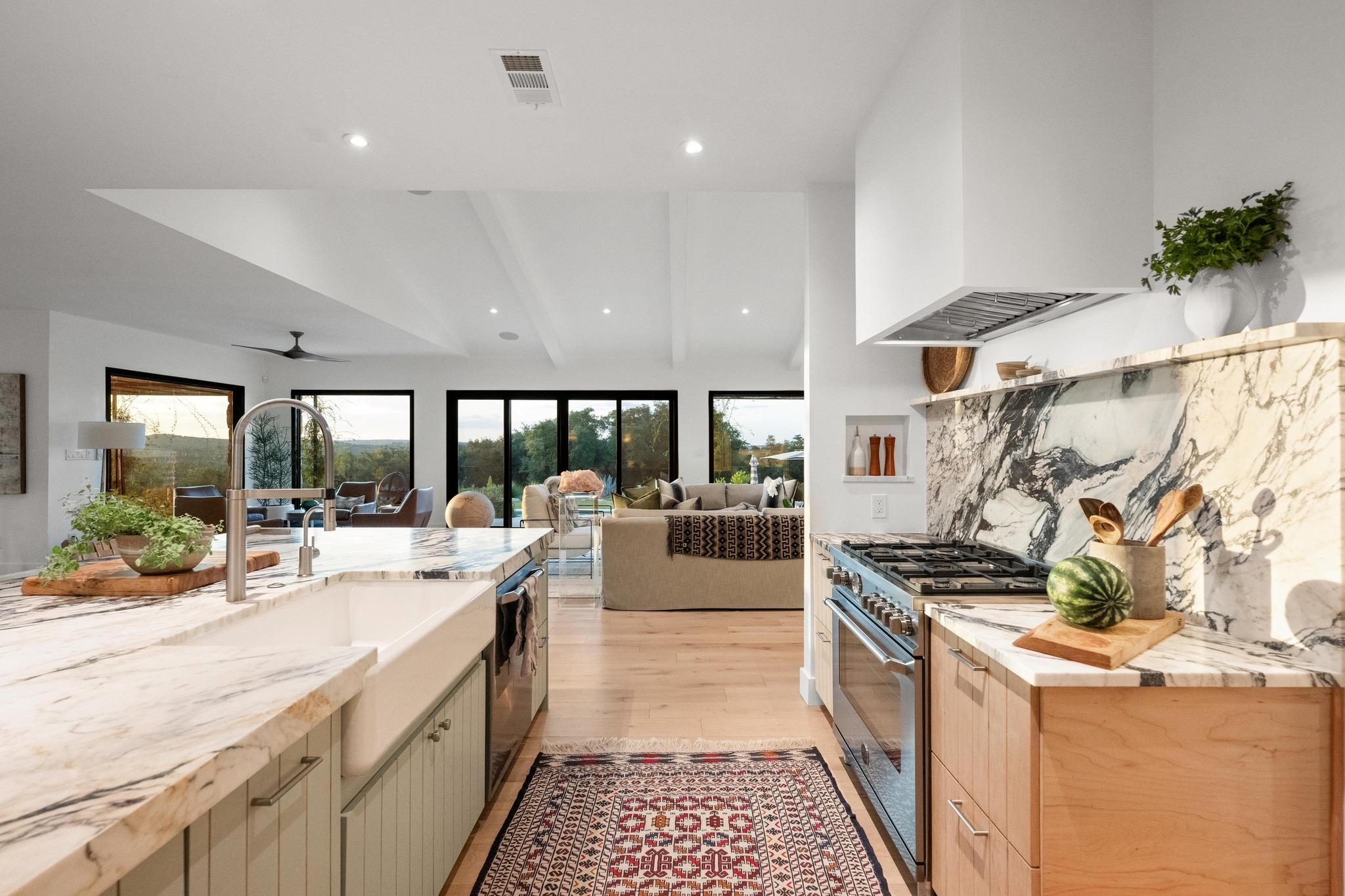 23924 MILESTONE Rd, Spicewood, TX 78669