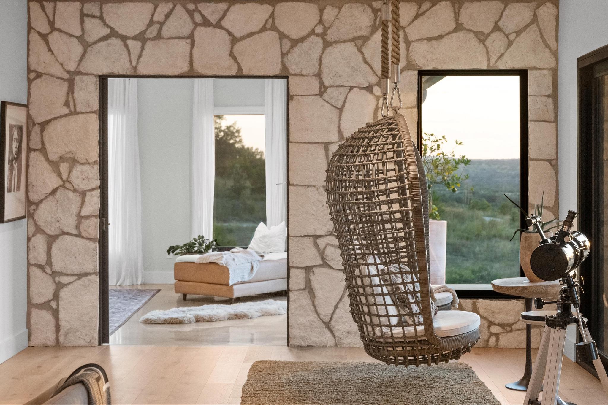 23924 MILESTONE Rd, Spicewood, TX 78669