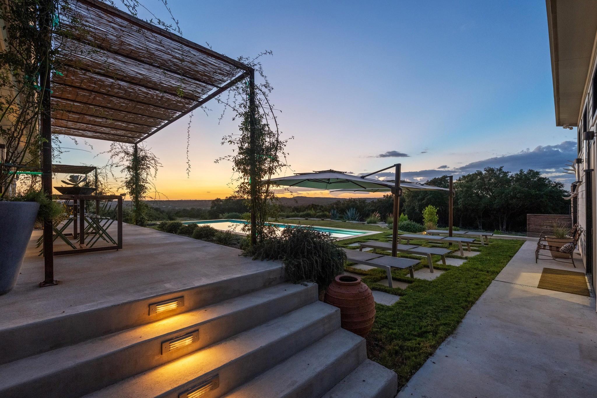 23924 MILESTONE Rd, Spicewood, TX 78669