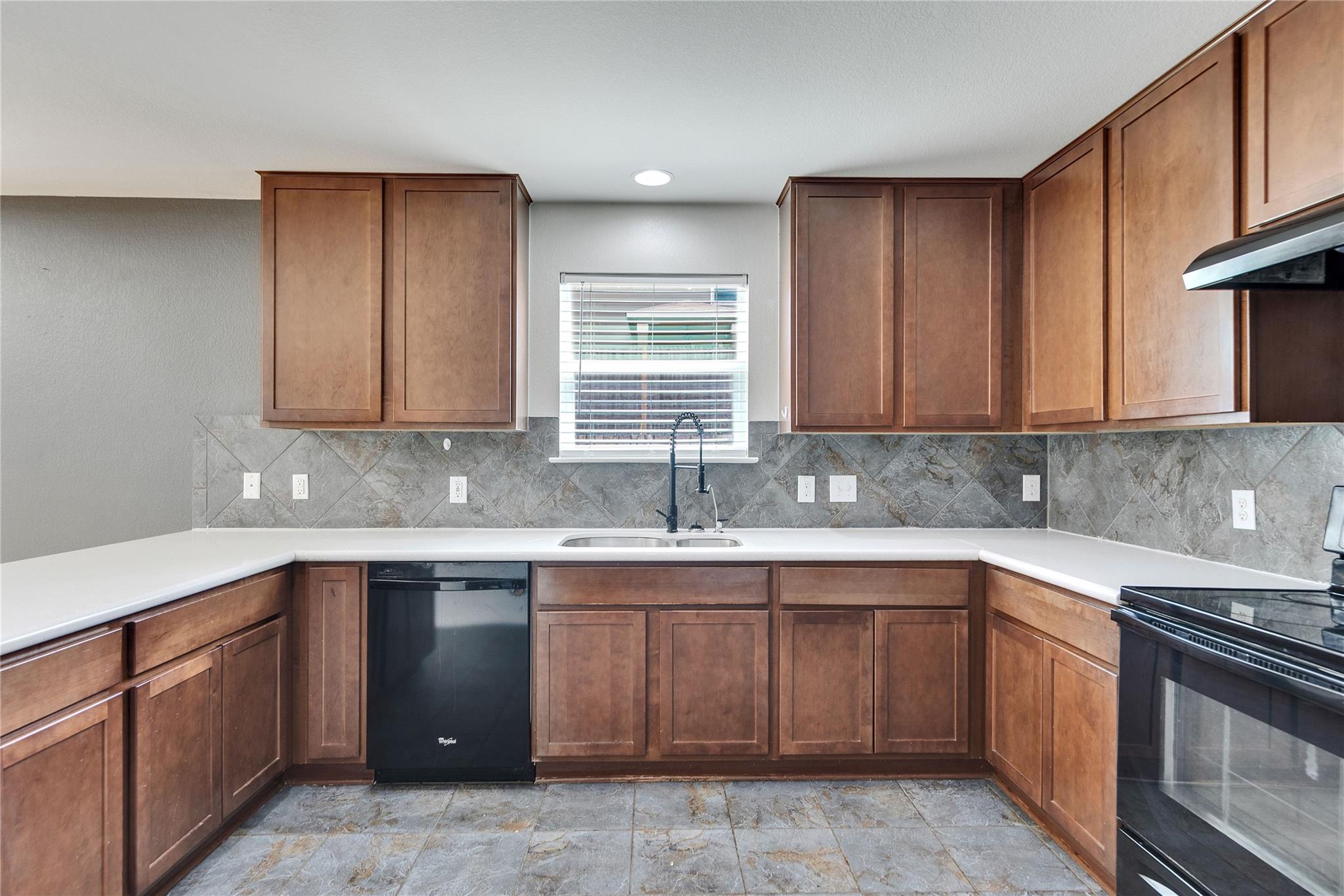 6809 Ashen Ln, Austin, TX 78747