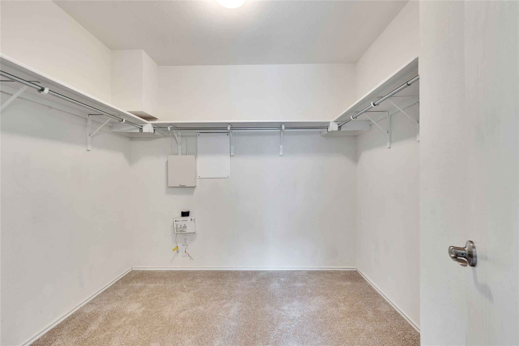 6809 Ashen Ln, Austin, TX 78747