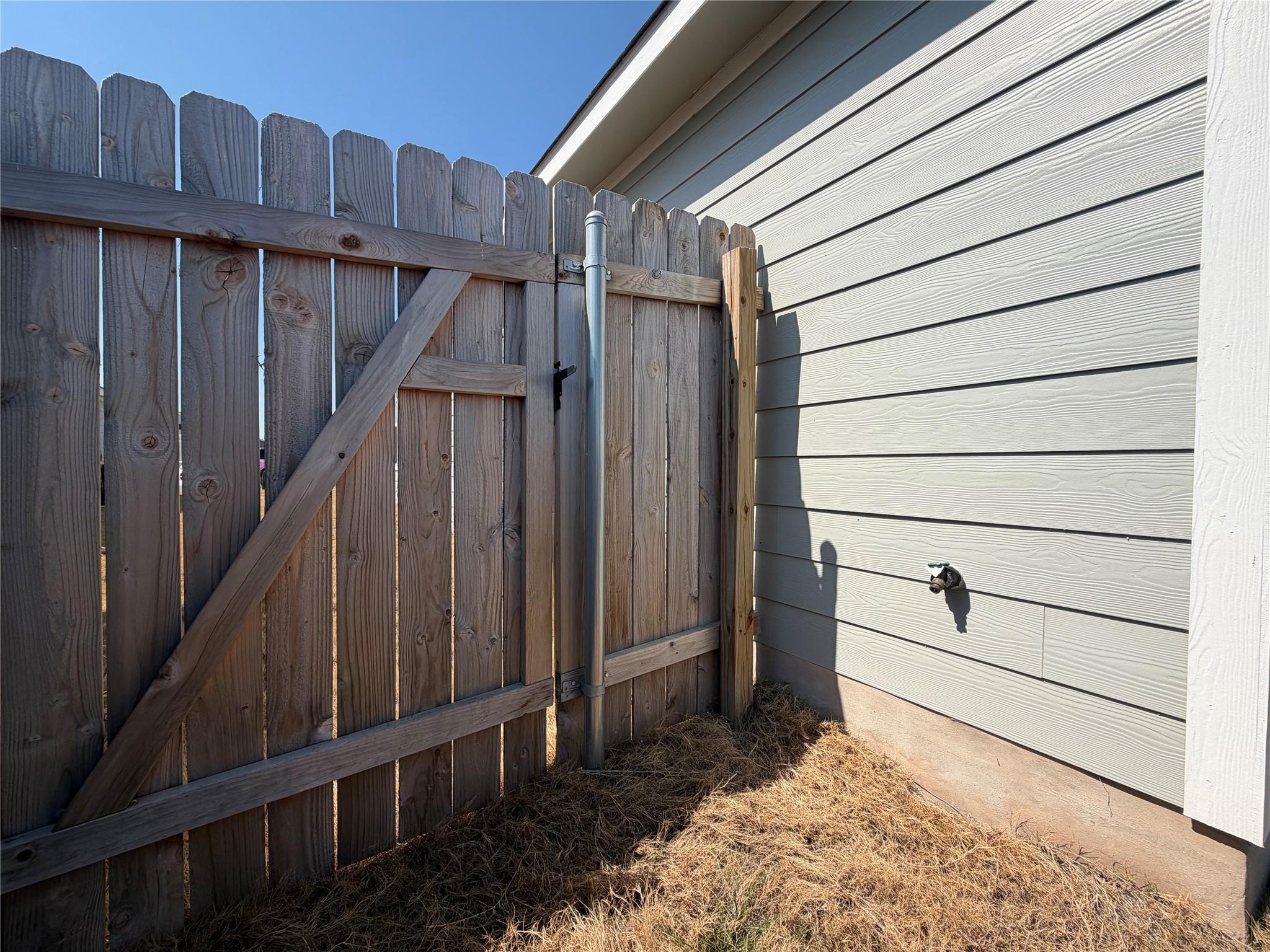 2218 Cumulus Ct, Lockhart, TX 78644