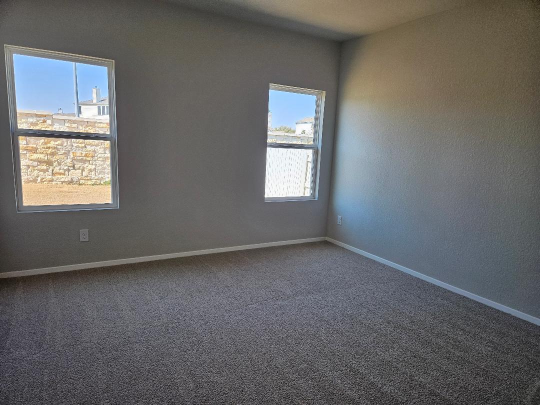 162 Hayloft Ln, Elgin, TX 78621