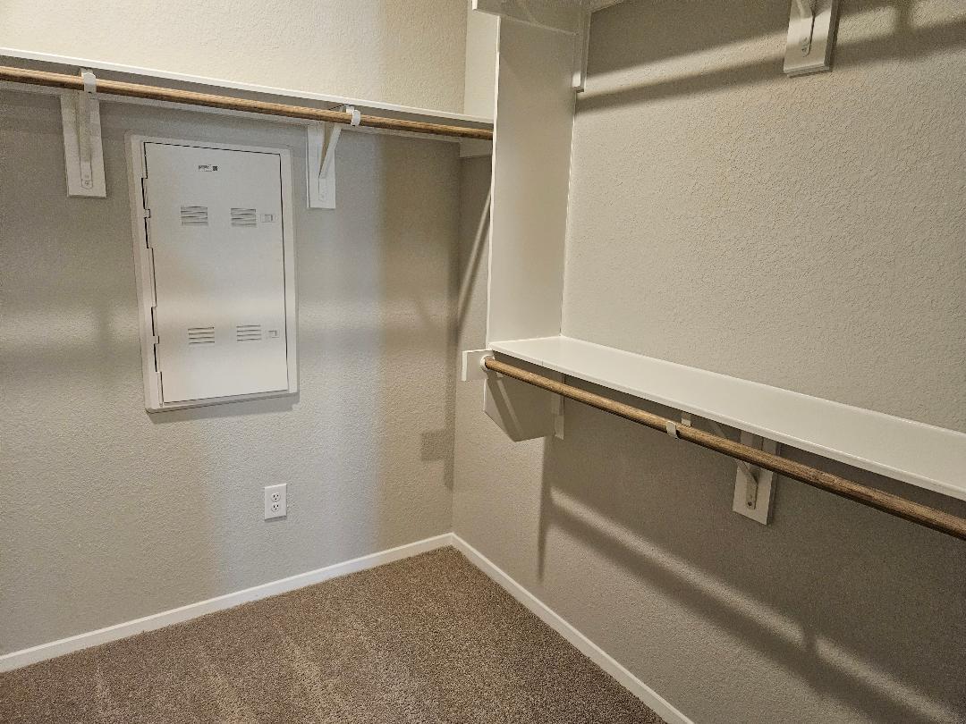 162 Hayloft Ln, Elgin, TX 78621