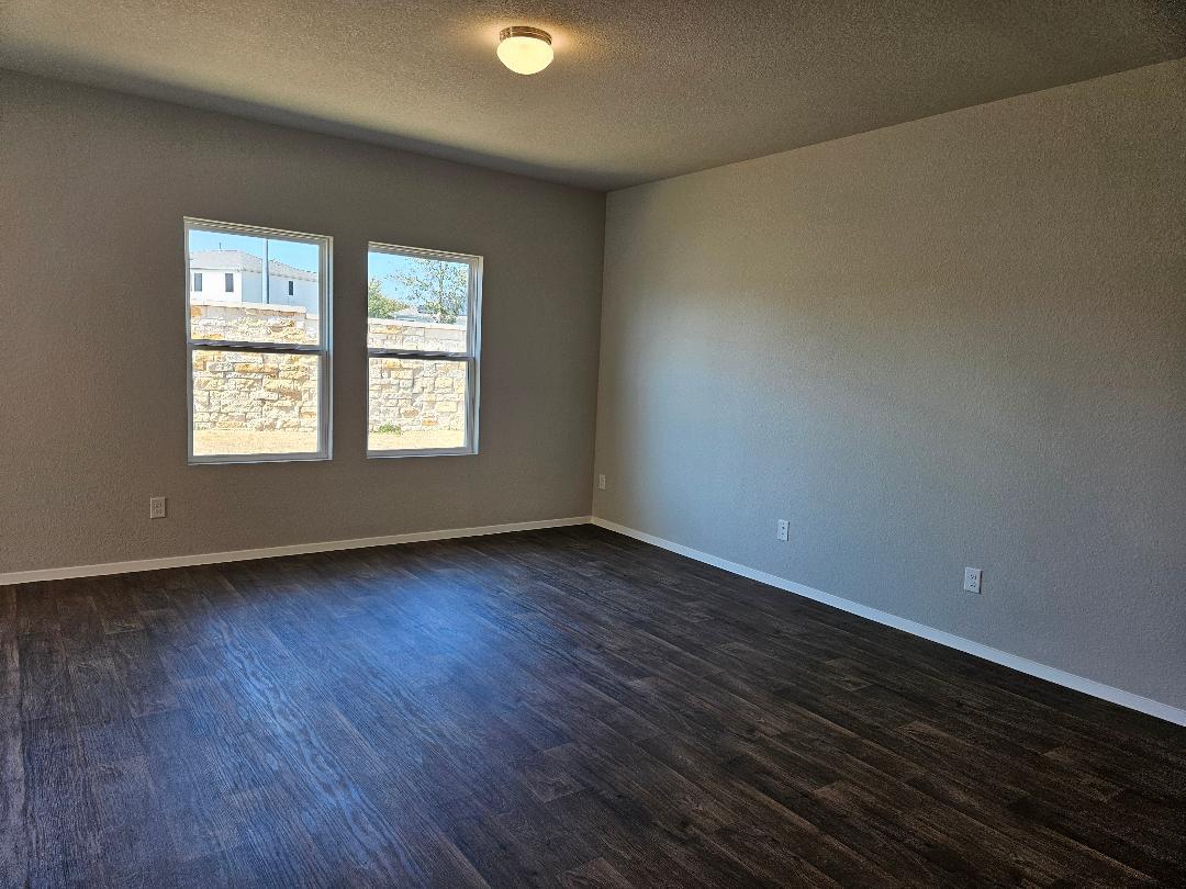 162 Hayloft Ln, Elgin, TX 78621