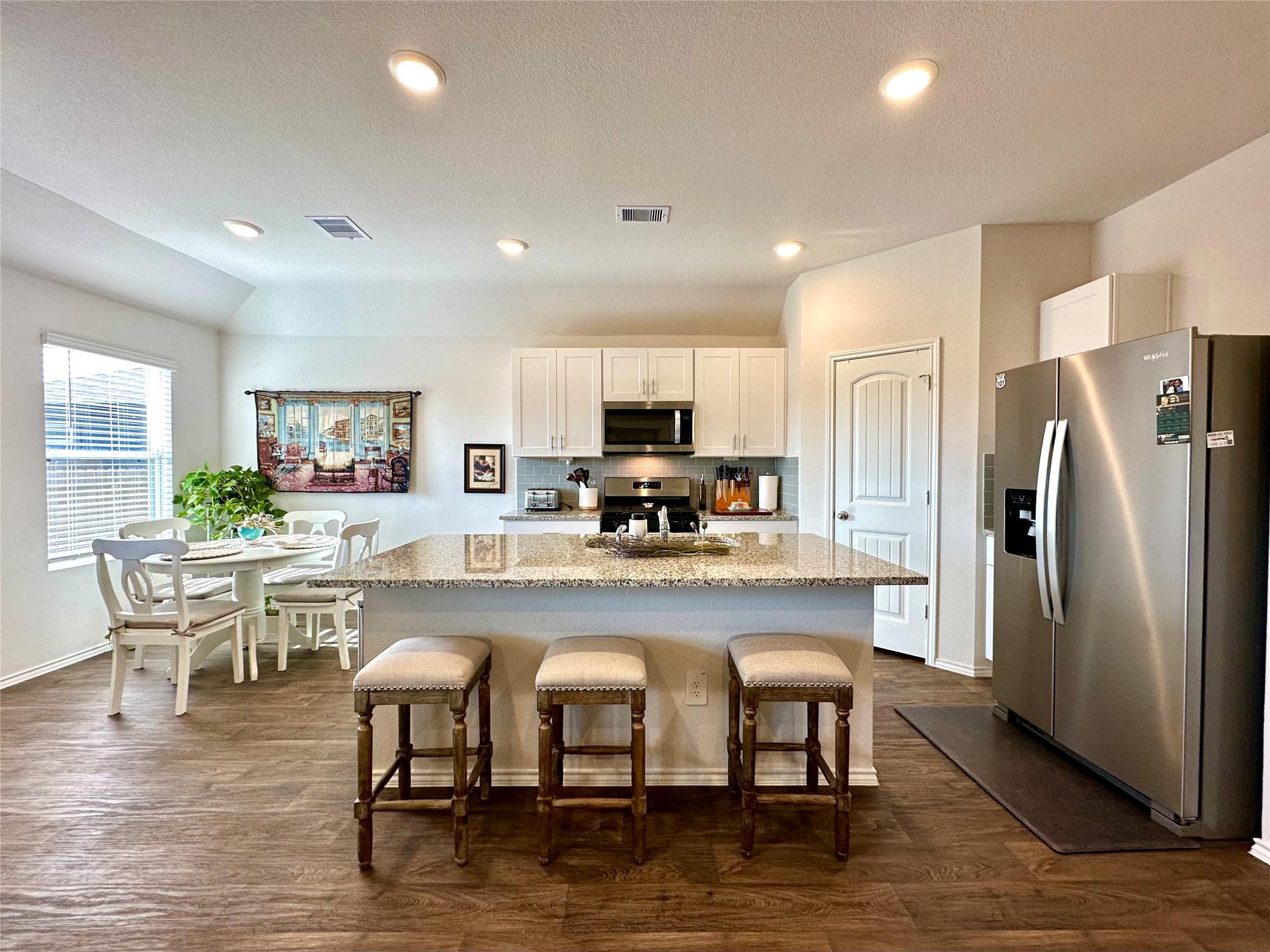 331 N Richland Dr, Lockhart, TX 78644