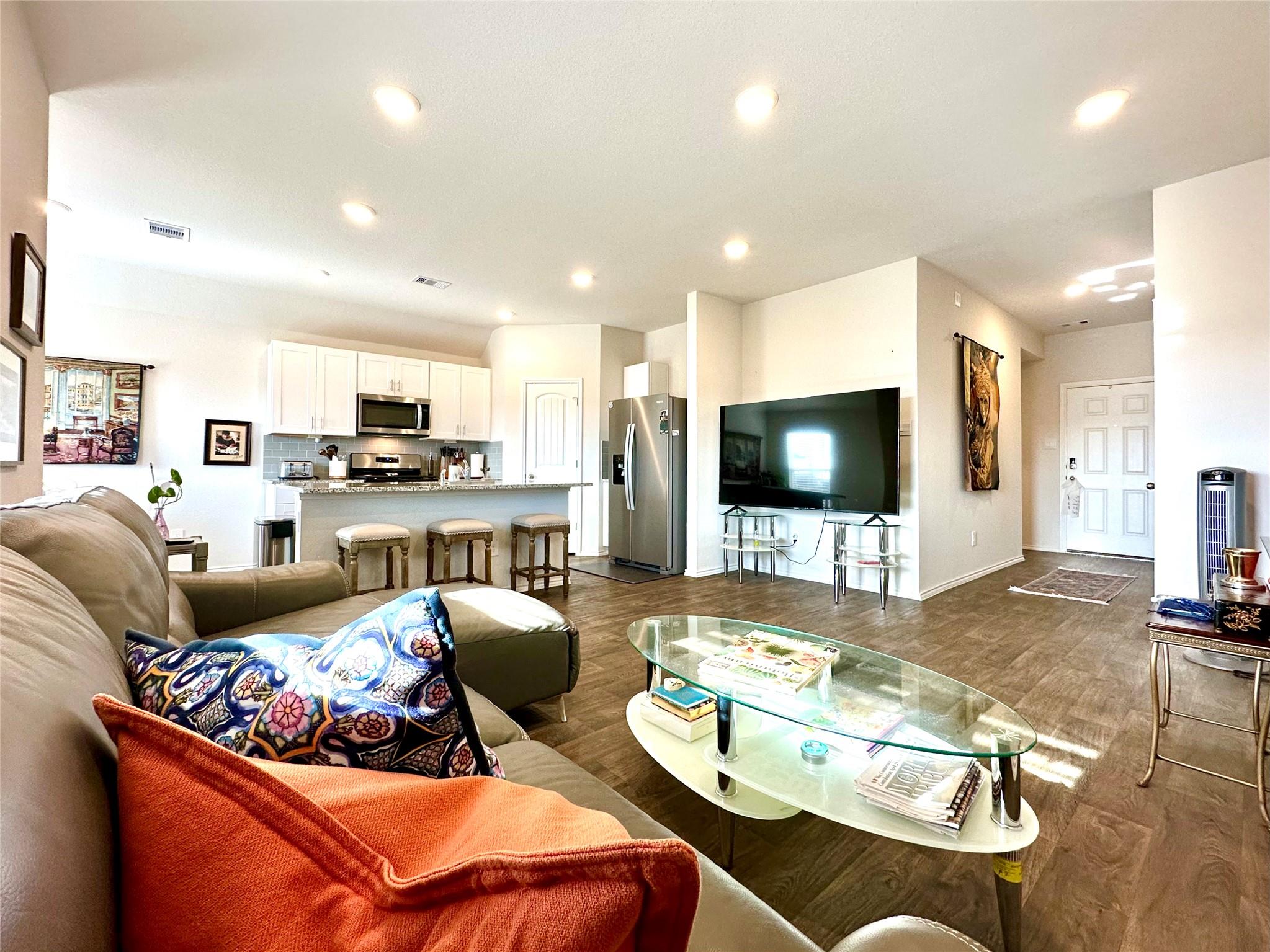 331 N Richland Dr, Lockhart, TX 78644