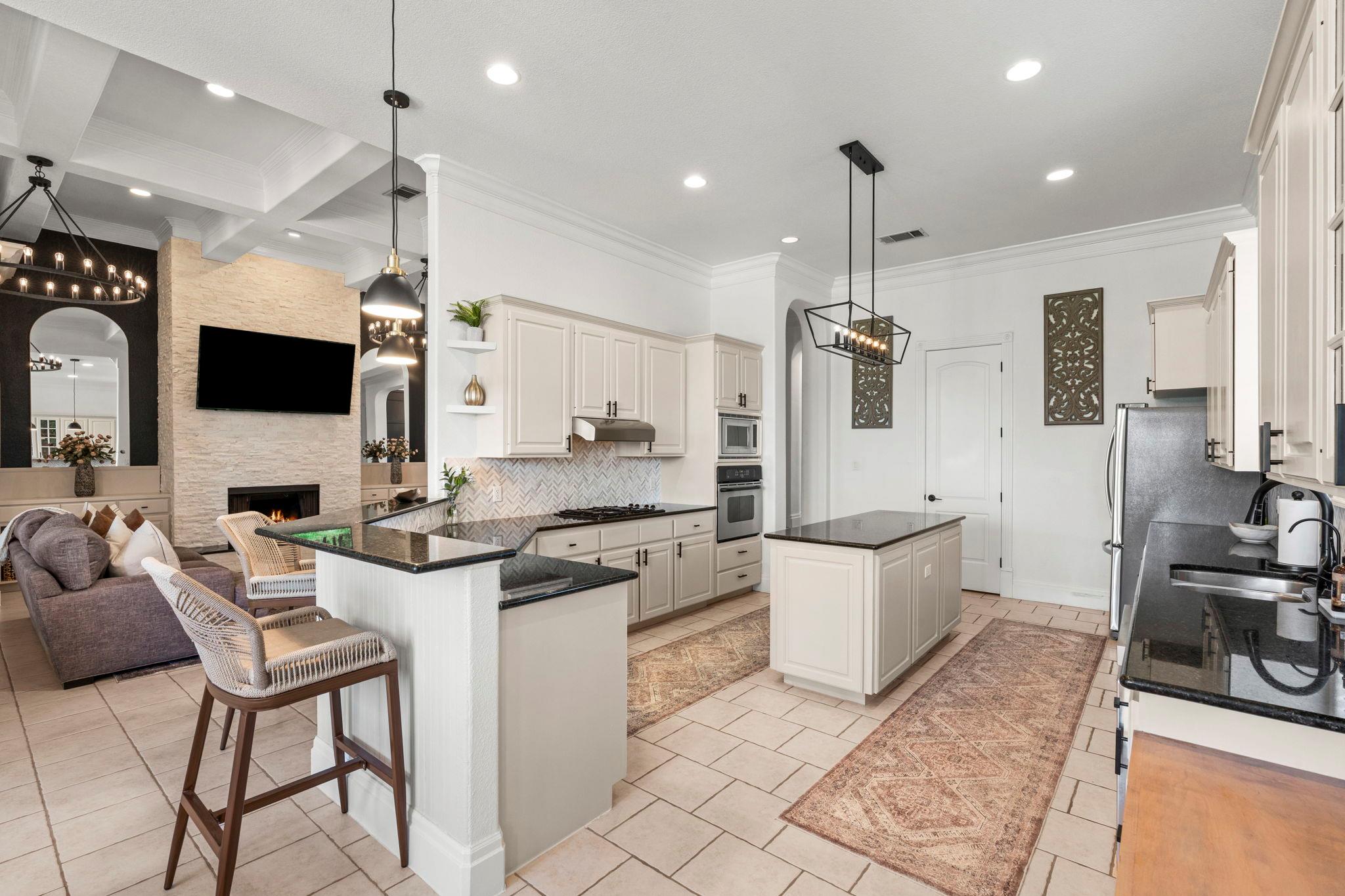 799 W Bartlett Dr, Buda, TX 78610