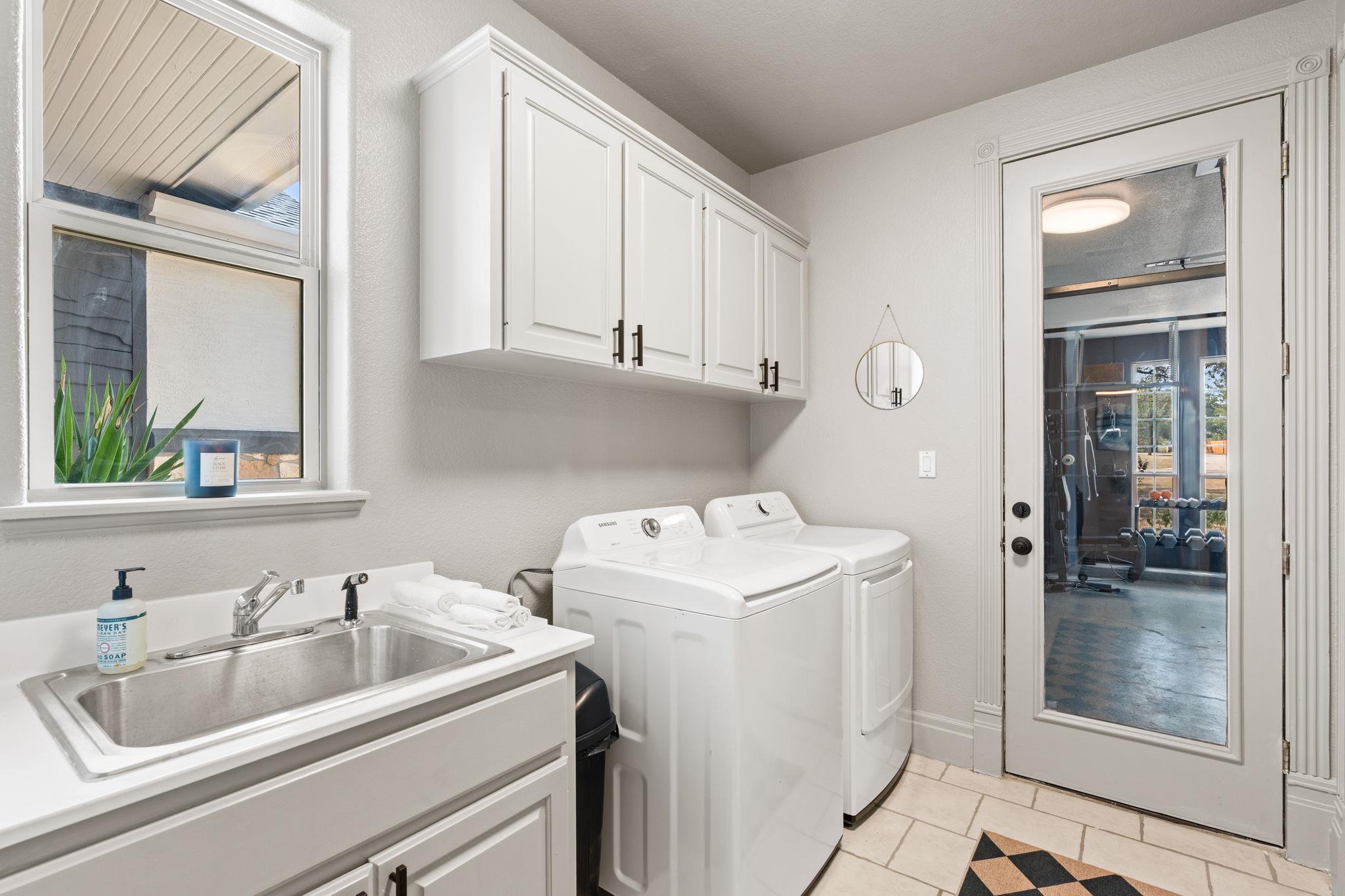 799 W Bartlett Dr, Buda, TX 78610