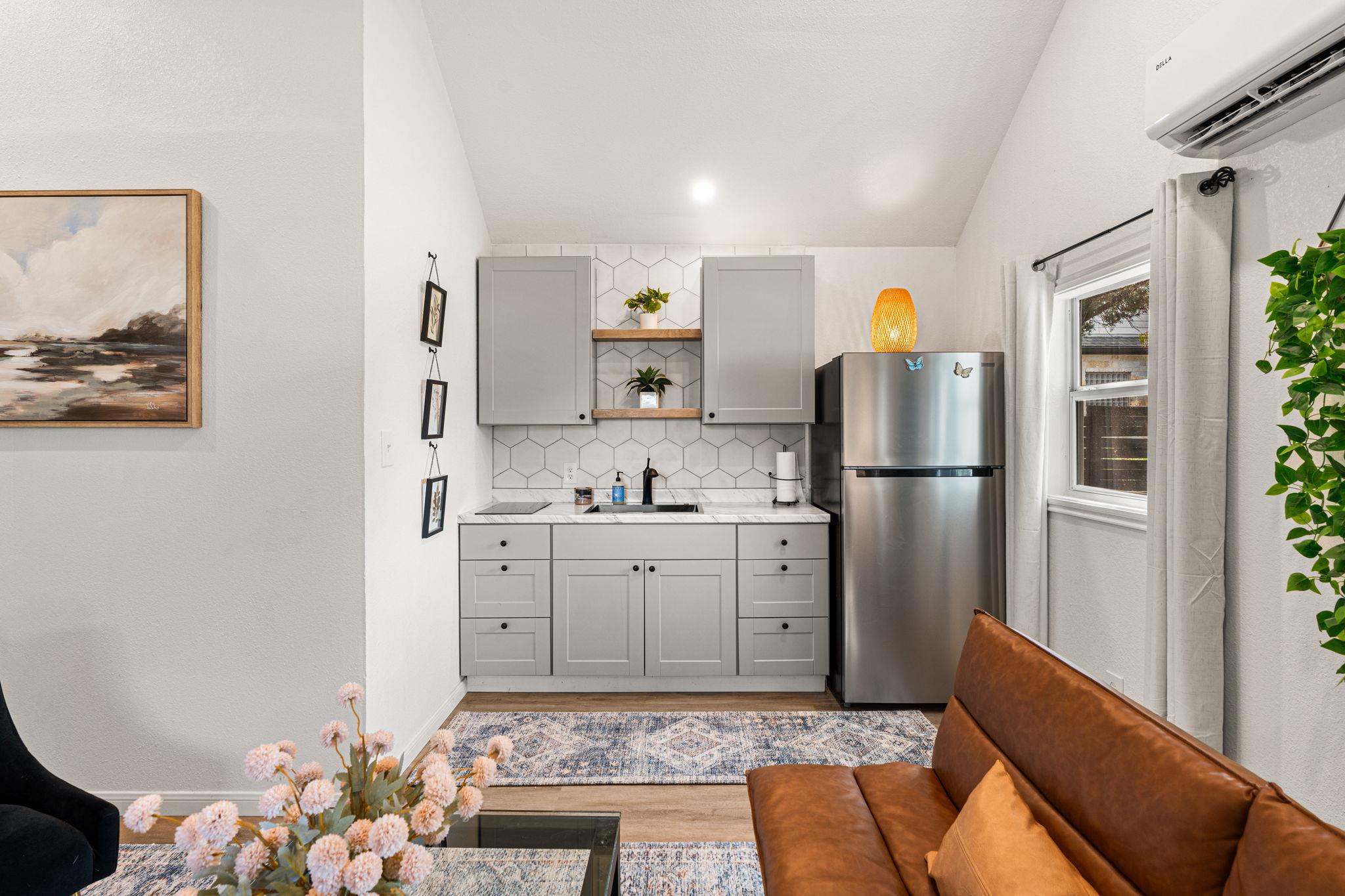 799 W Bartlett Dr, Buda, TX 78610