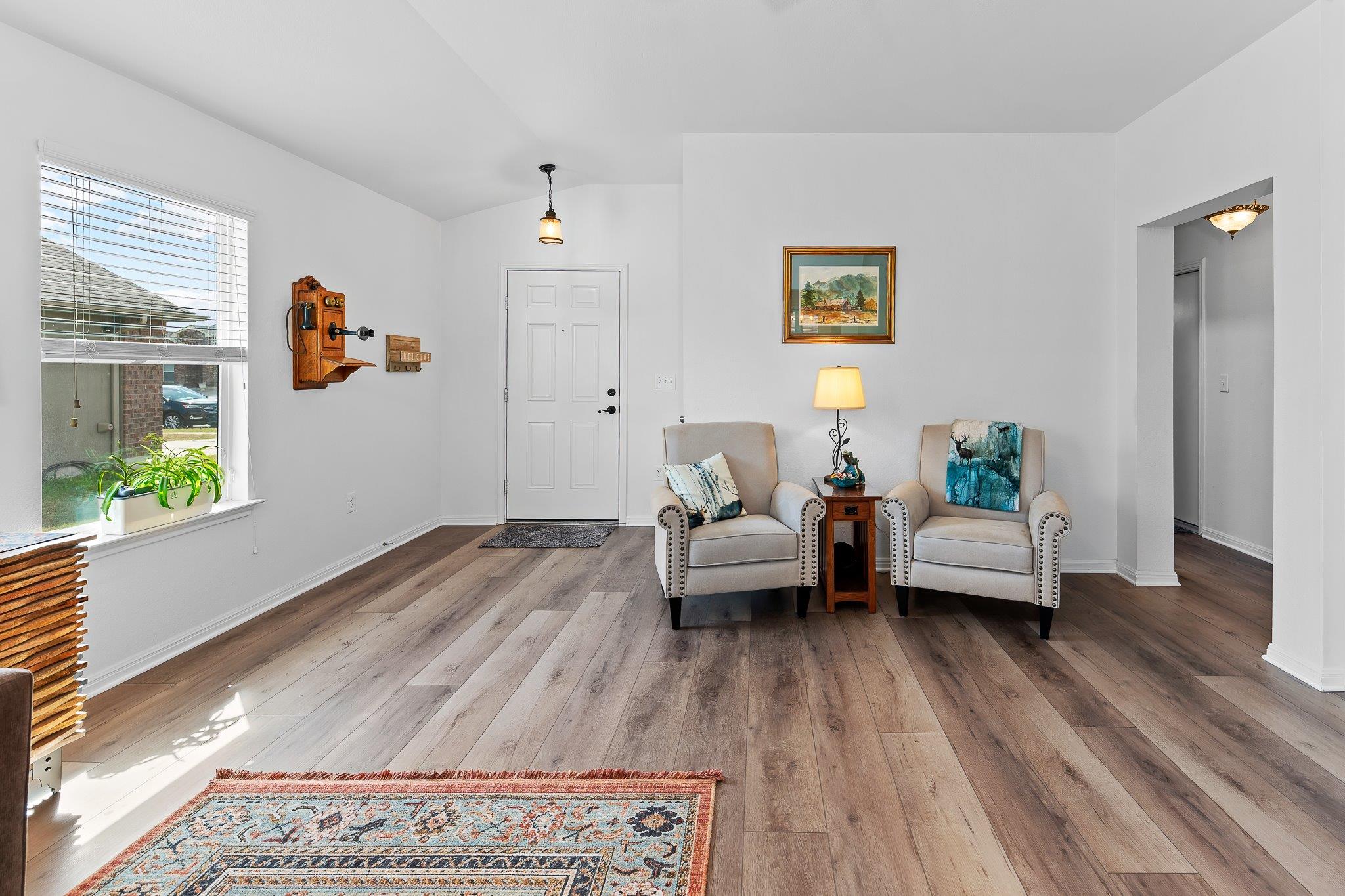 507 Luna Vista Dr, Hutto, TX 78634