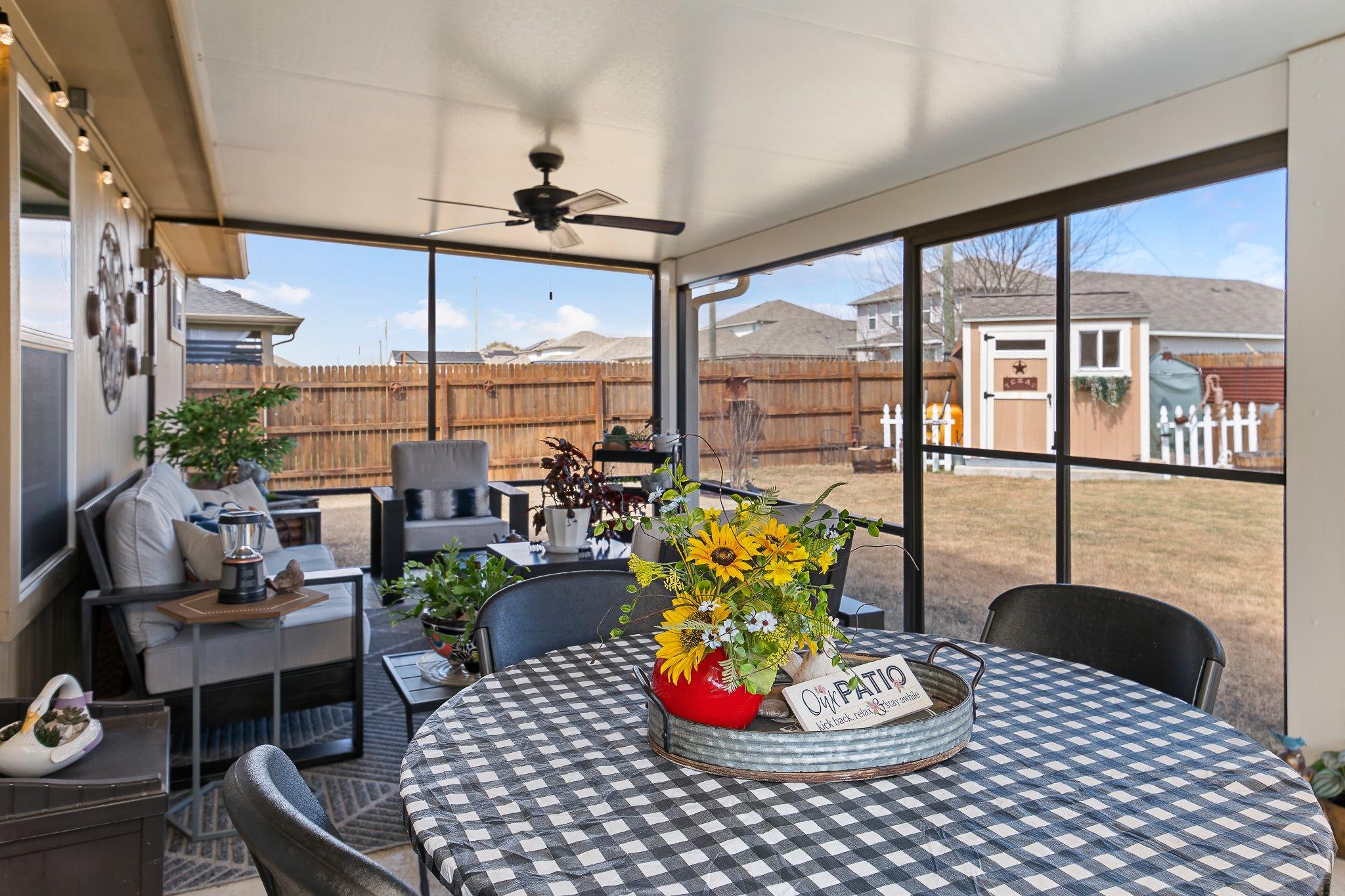 507 Luna Vista Dr, Hutto, TX 78634