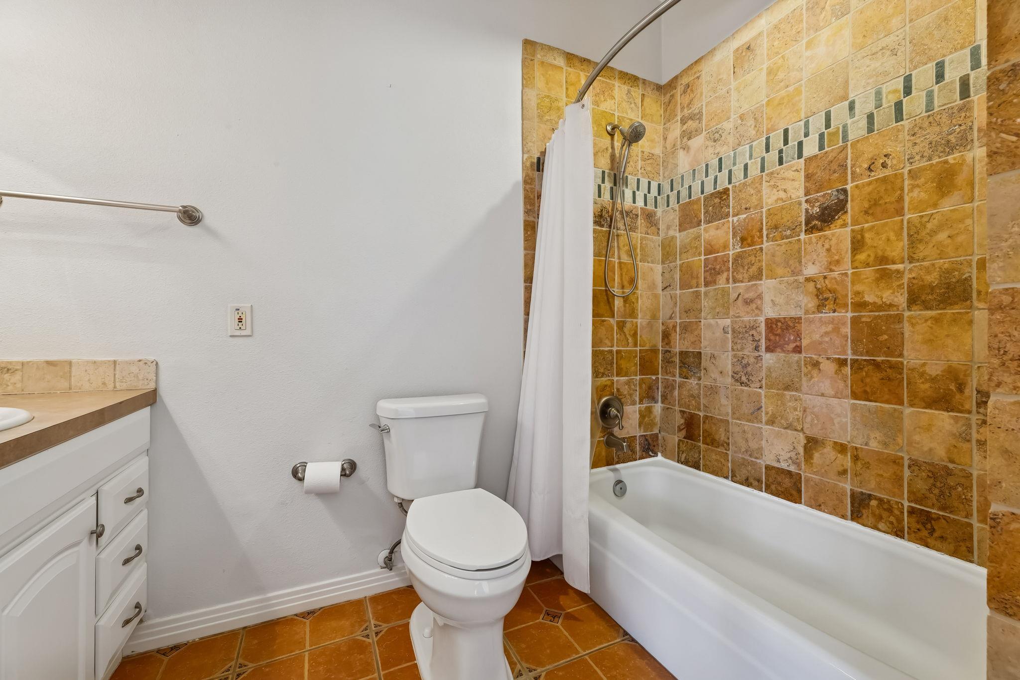 2021 Bluebonnet Ln # 210, Austin, TX 78704